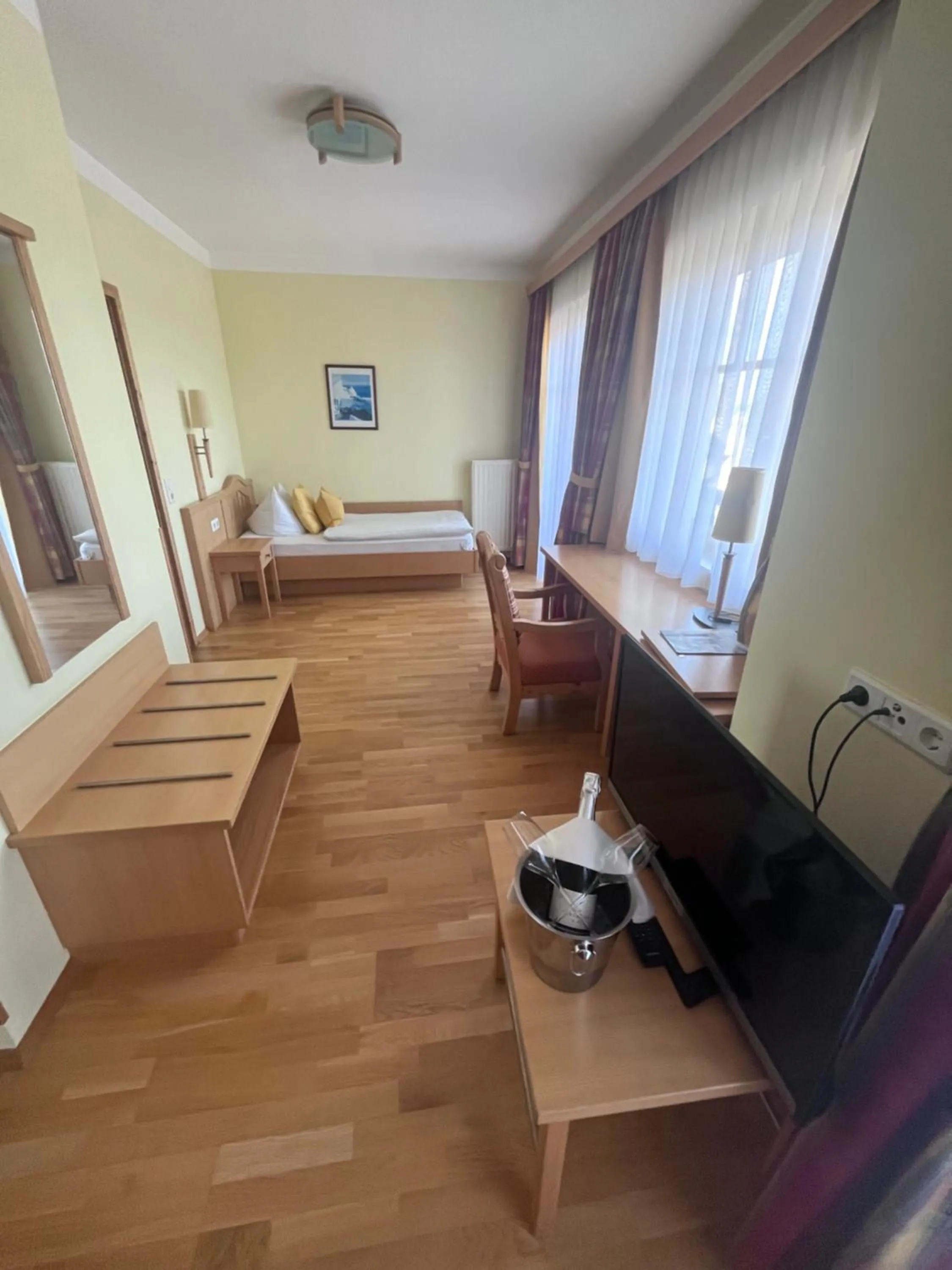 TV and multimedia, Bed in Gasthof Großschedl zum Kramerwirt