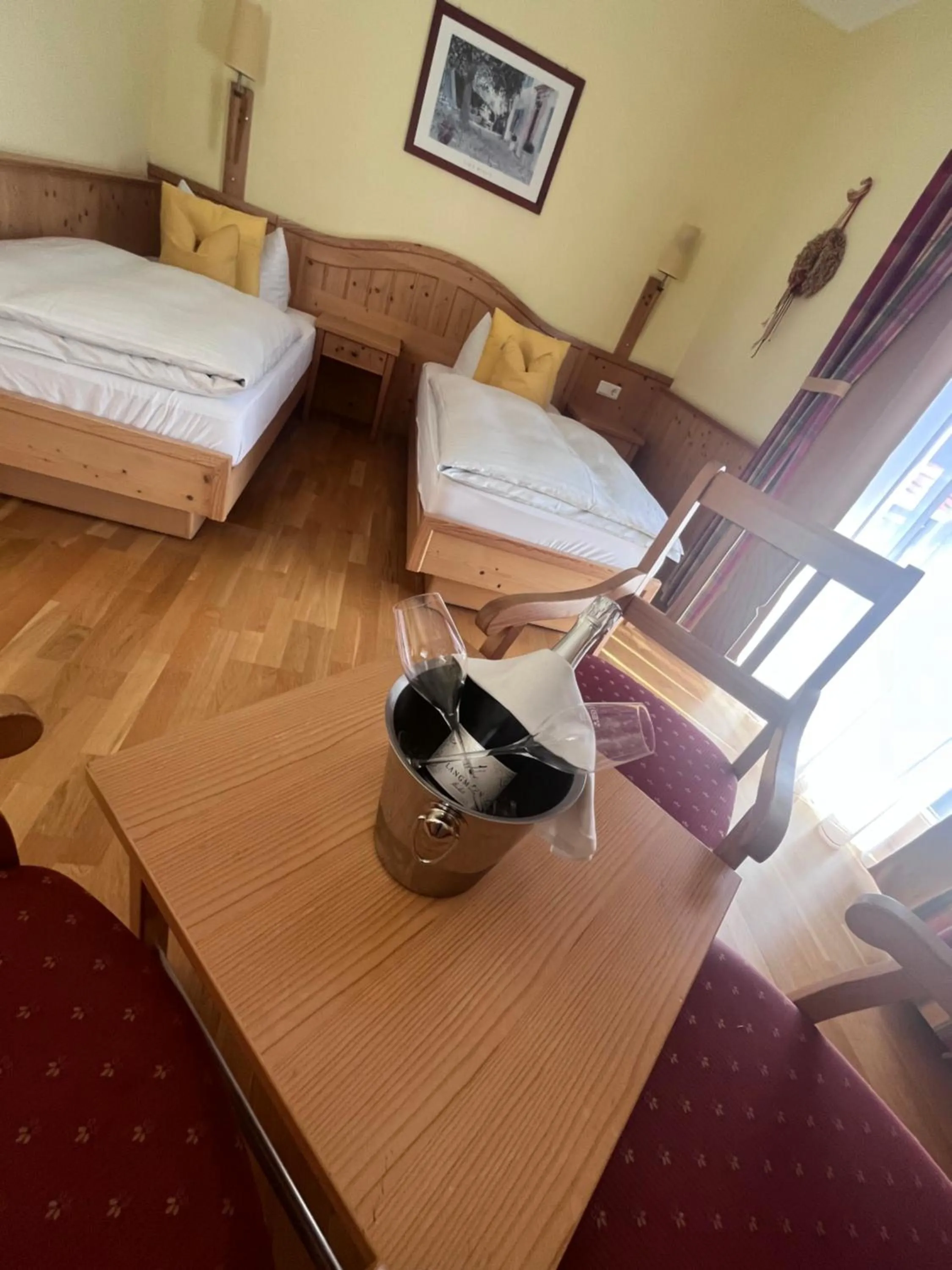 Bed in Gasthof Großschedl zum Kramerwirt