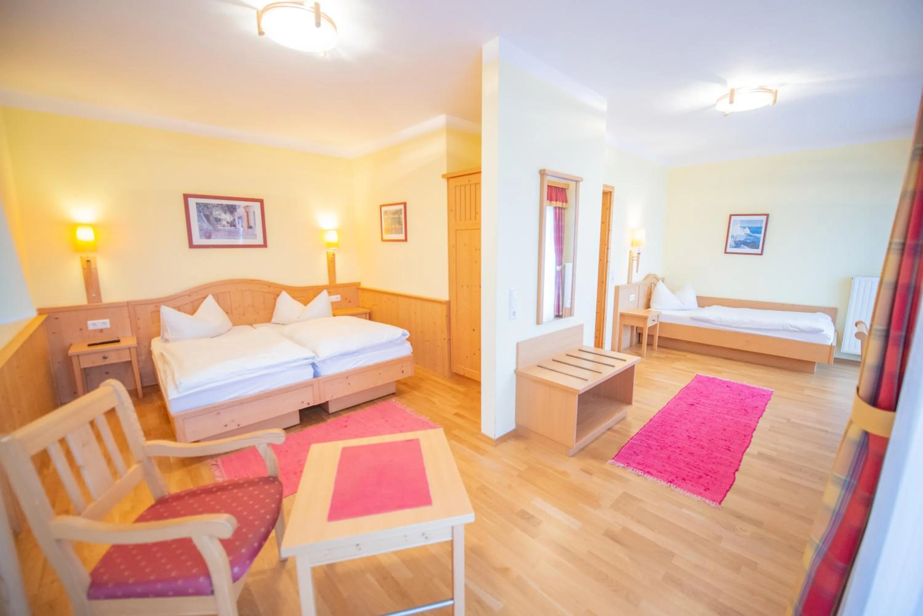 Bed in Gasthof Großschedl zum Kramerwirt