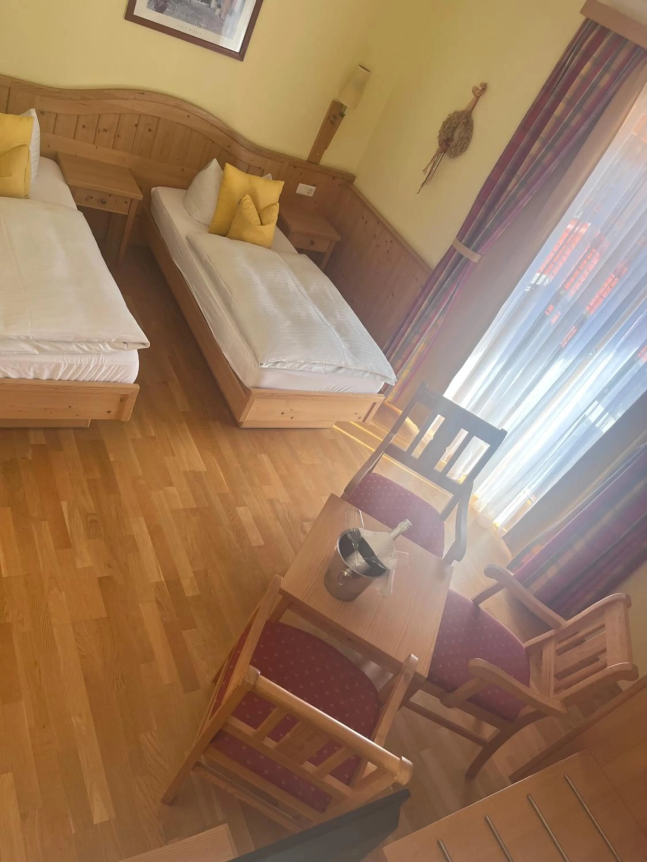 Living room, Bed in Gasthof Großschedl zum Kramerwirt
