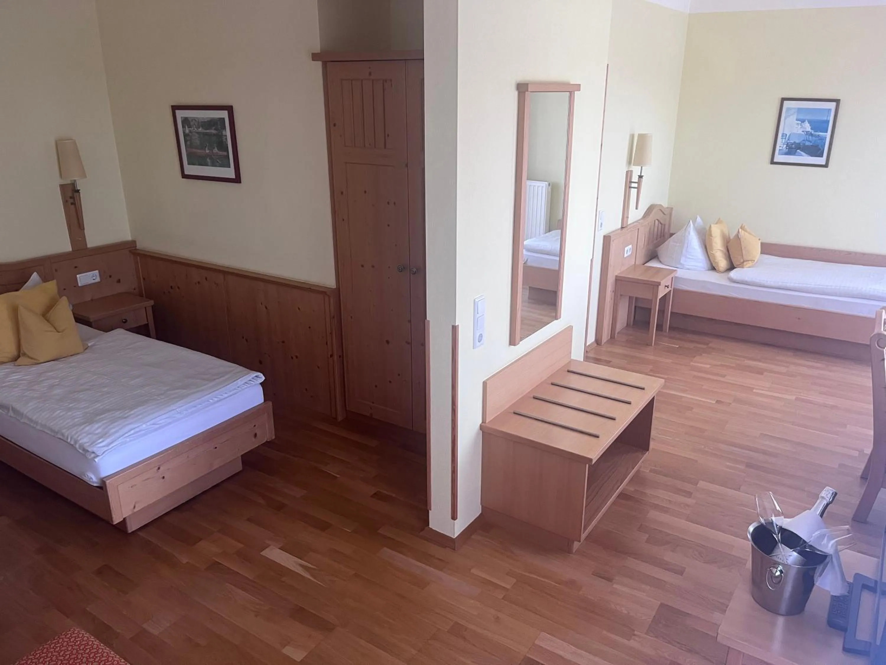 Bed in Gasthof Großschedl zum Kramerwirt