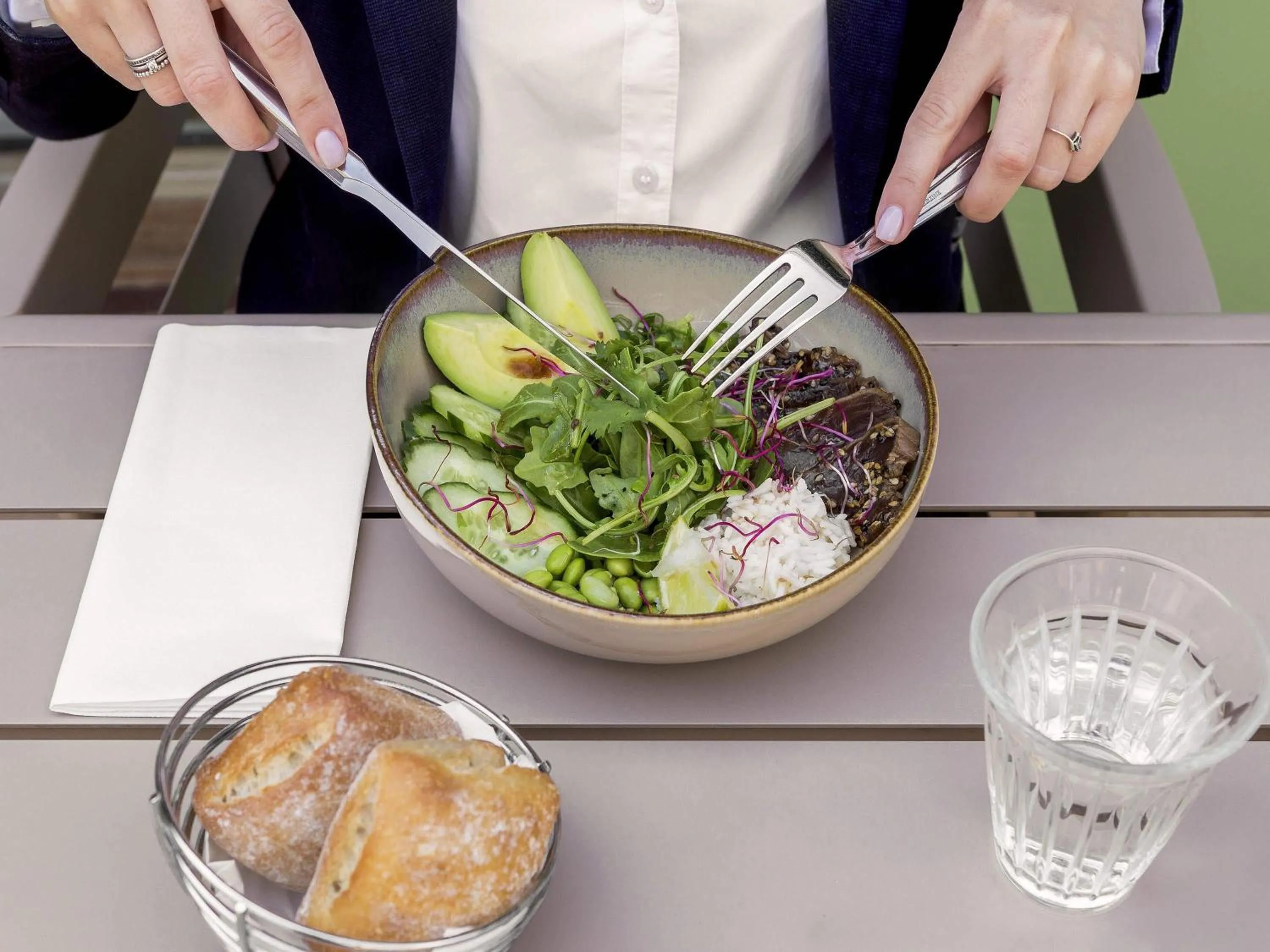 Restaurant/places to eat in Novotel Paris Charles de Gaulle Airport