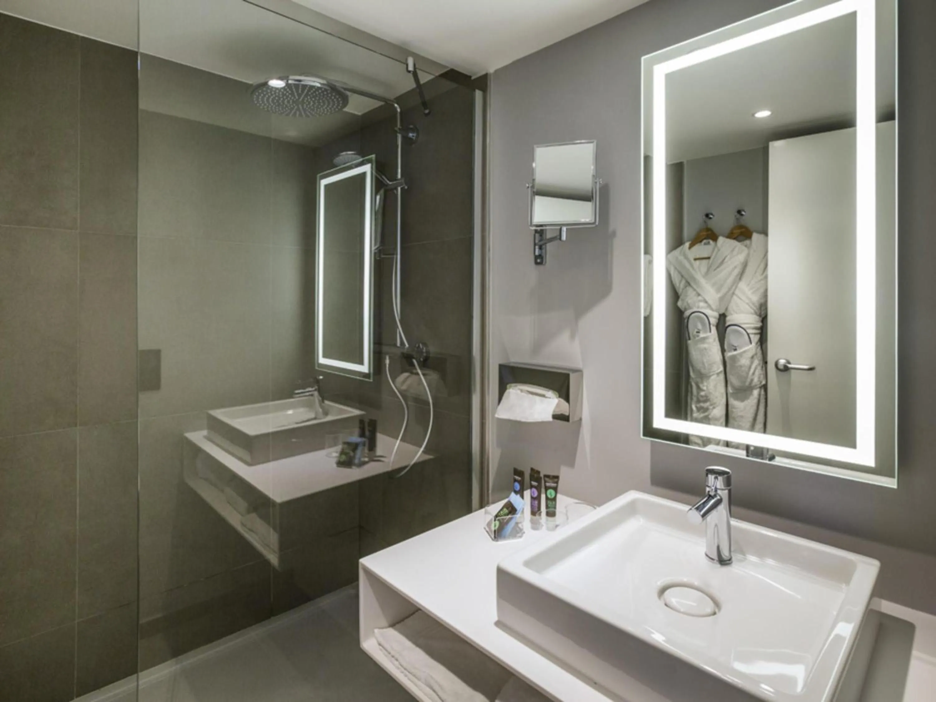 Bedroom in Novotel Paris Charles de Gaulle Airport