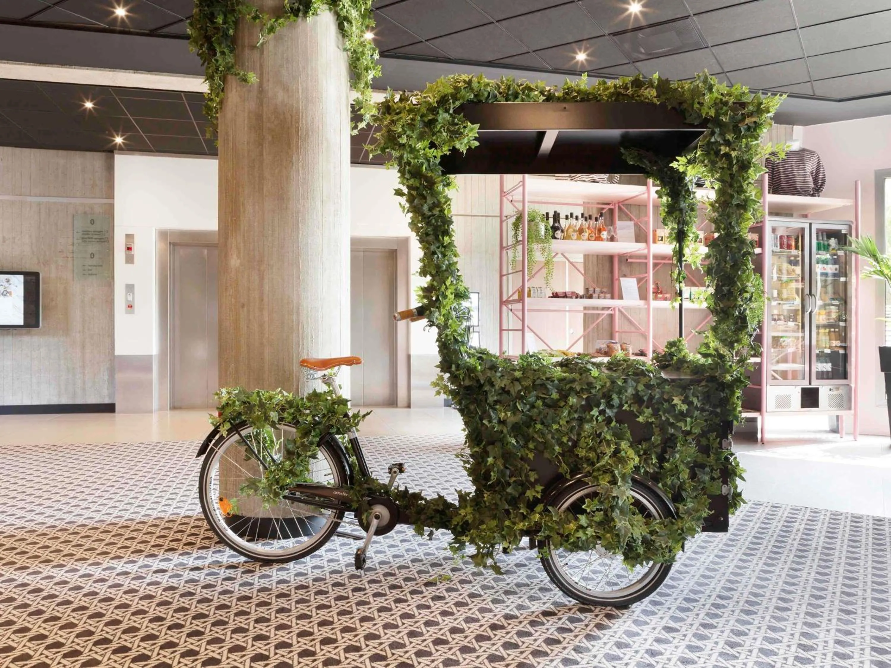 Lounge or bar in Novotel Paris Charles de Gaulle Airport