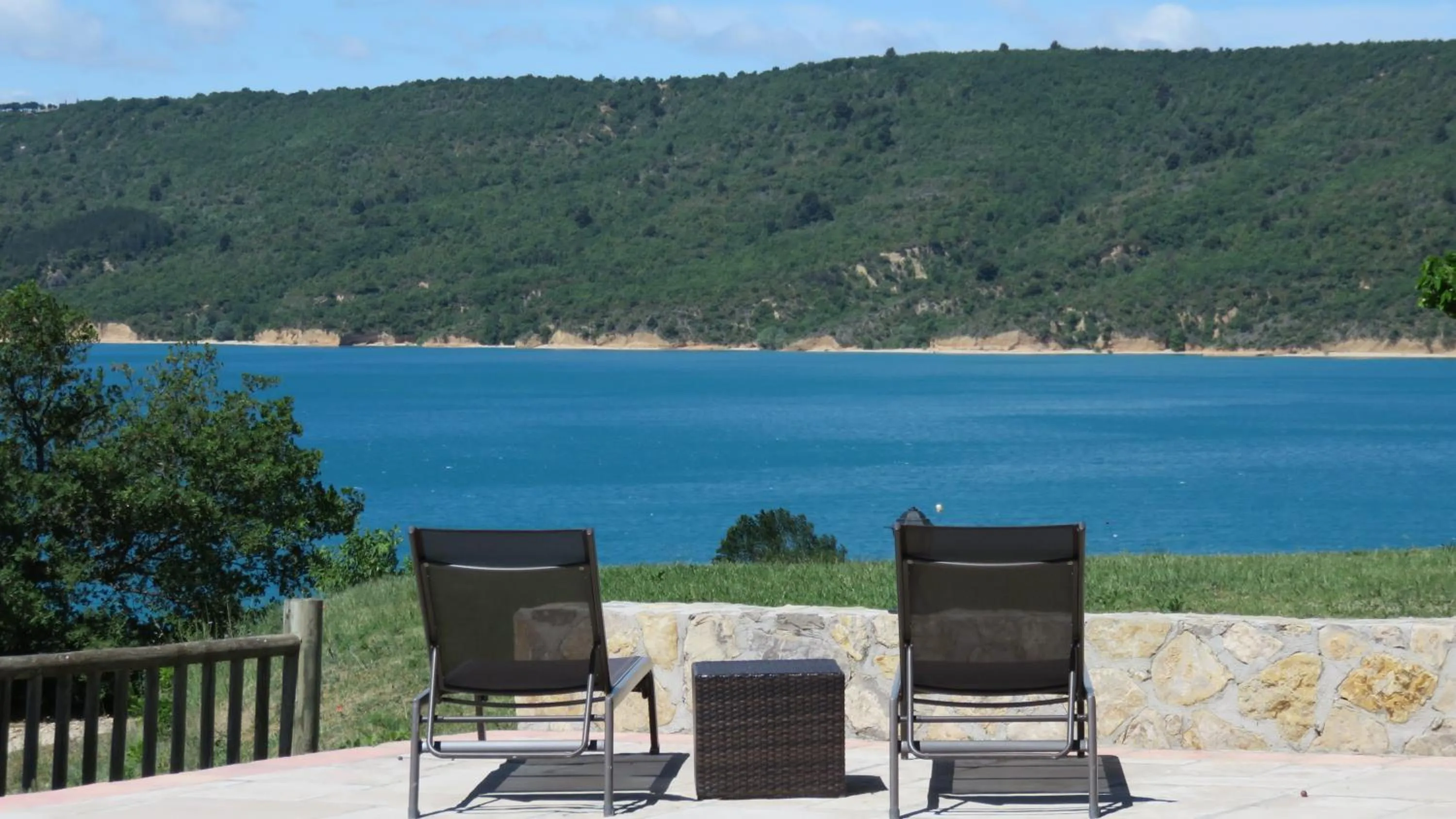 Patio in Auberge des Salles