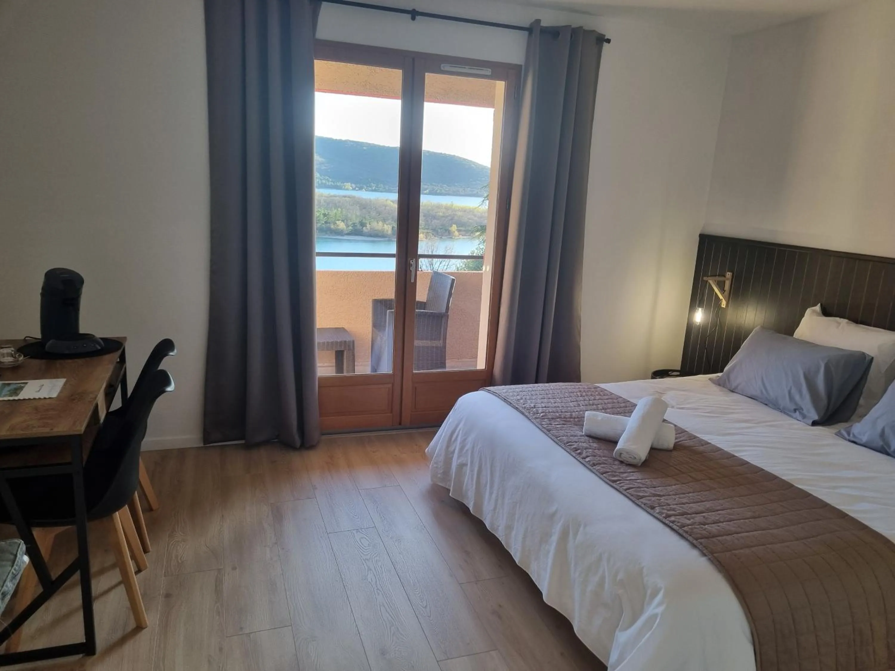 Bedroom in Auberge des Salles