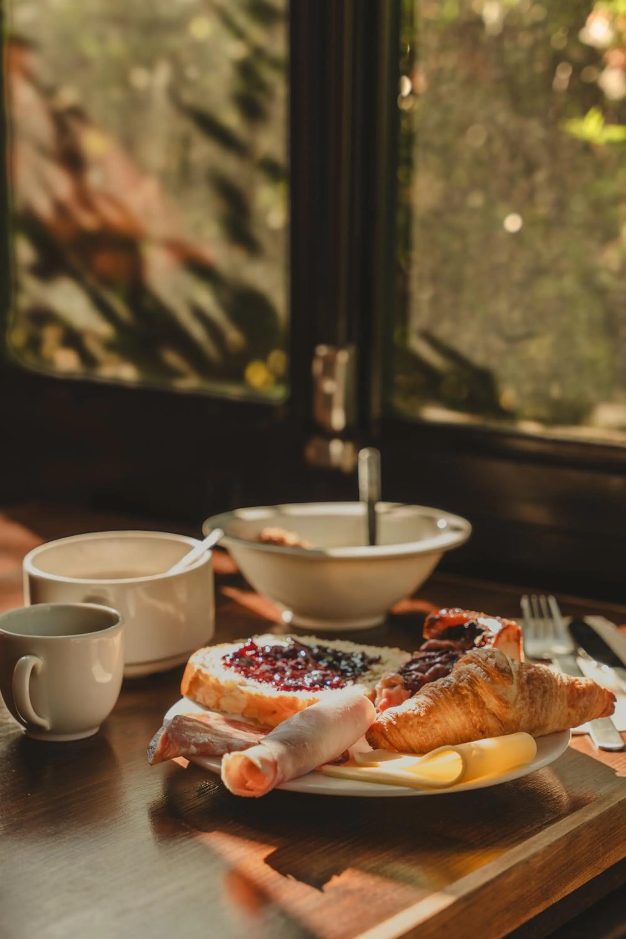 Breakfast in Castillon Des Baux