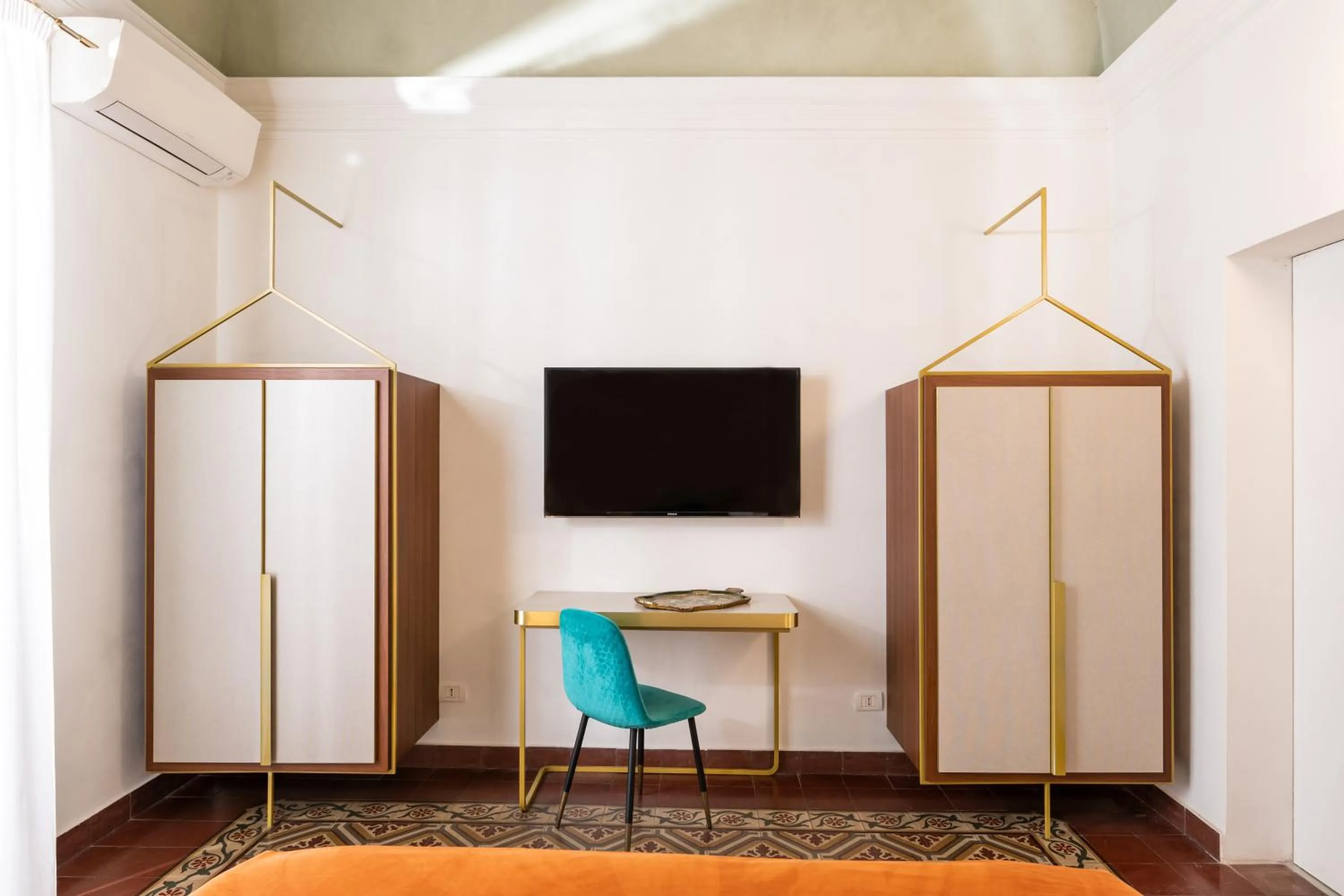 Scene Suites Apartments