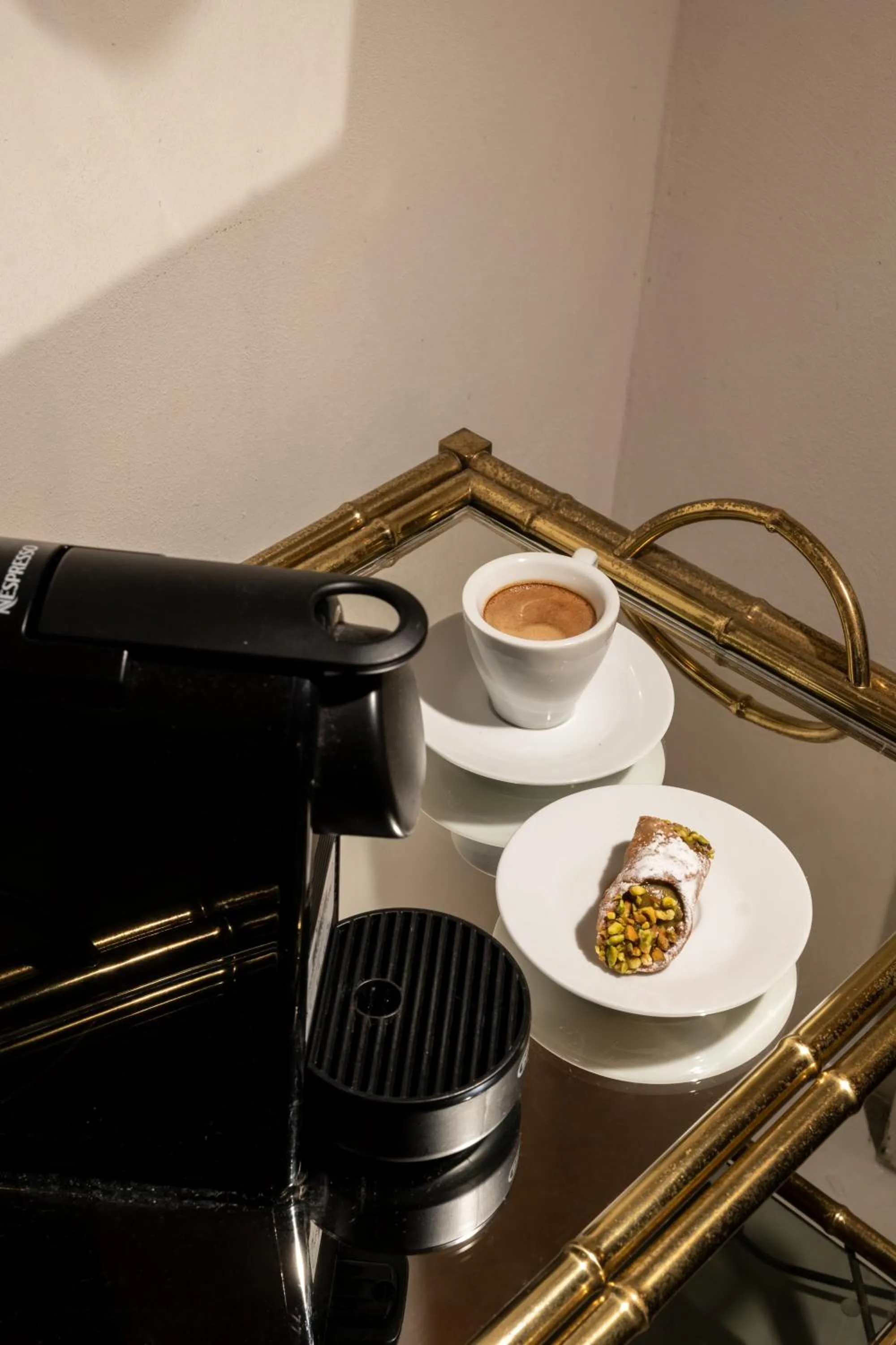 Coffee/tea facilities in Scene Suites Apartments