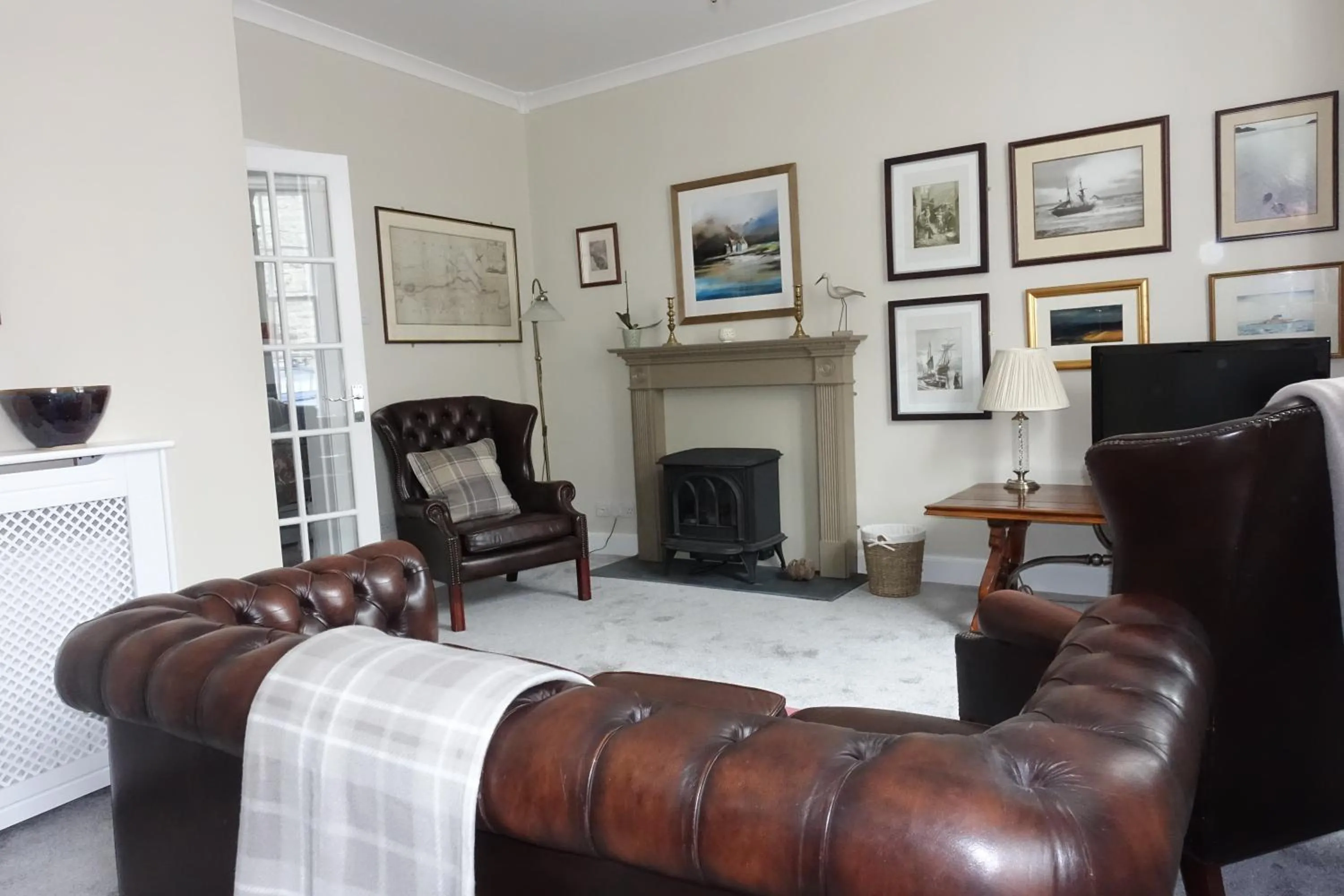 Living room, Bed in Providence Cottage