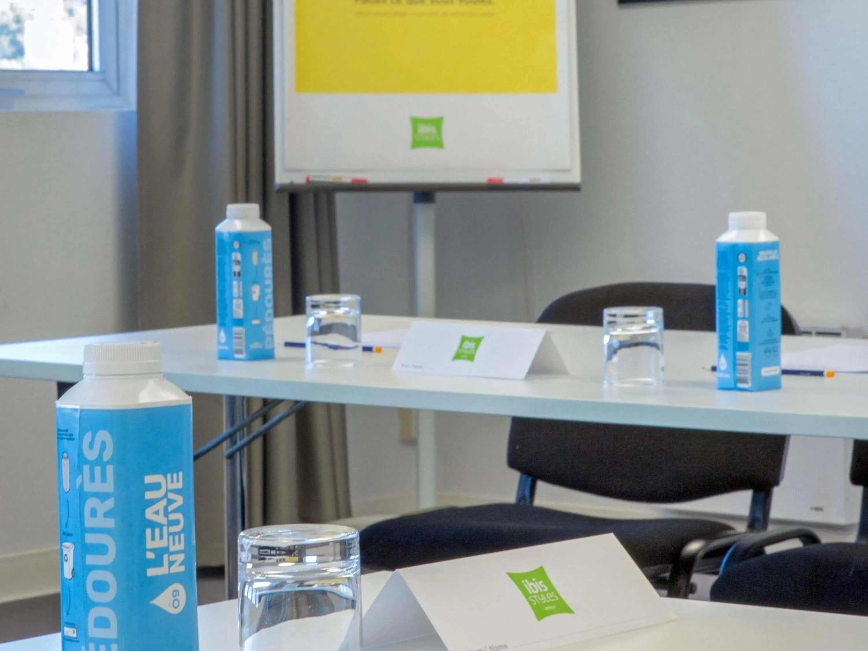 Meeting/conference room in ibis Styles Cannes Le Cannet