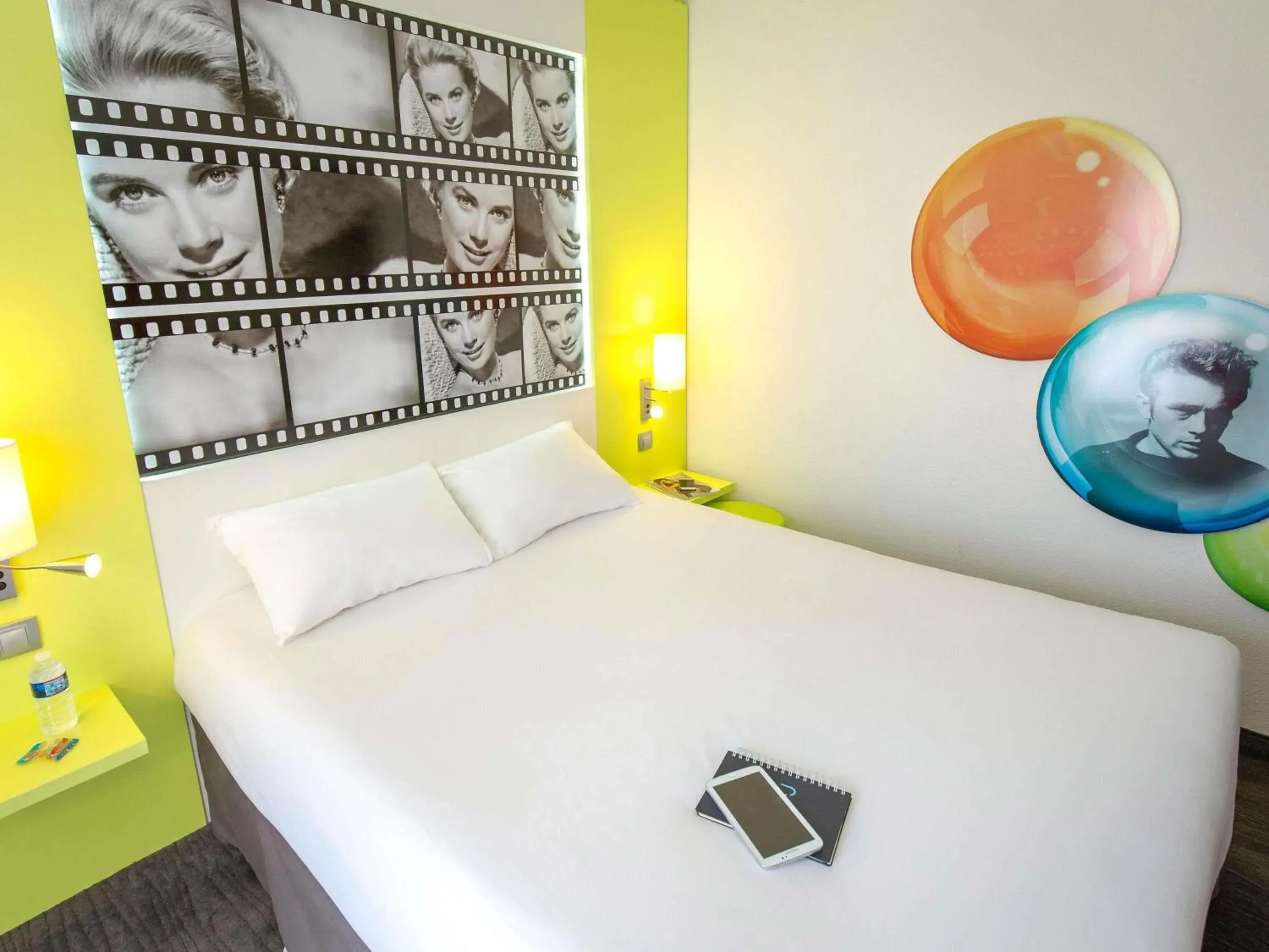 Bedroom, Bed in ibis Styles Cannes Le Cannet Bedroom, Bed in ibis Styles Cannes Le Cannet