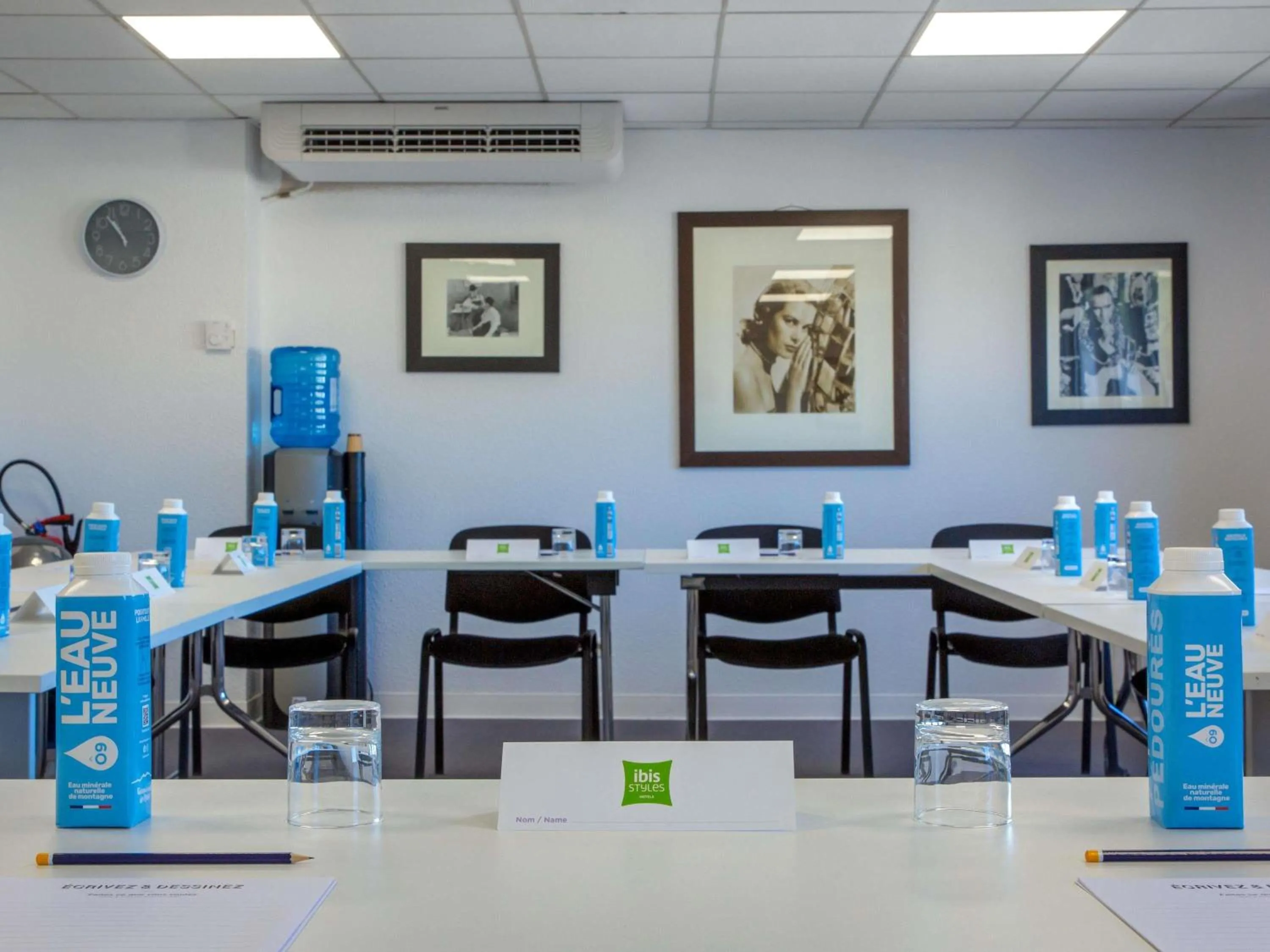 Meeting/conference room in ibis Styles Cannes Le Cannet