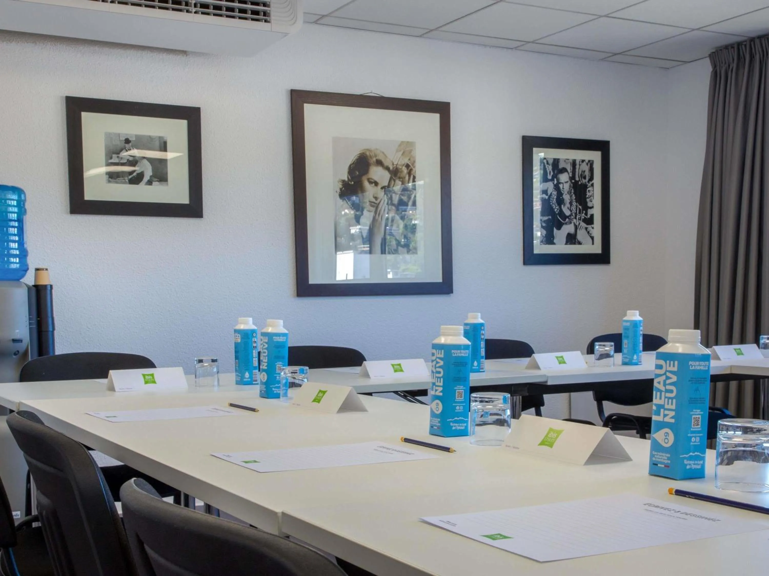 Meeting/conference room in ibis Styles Cannes Le Cannet