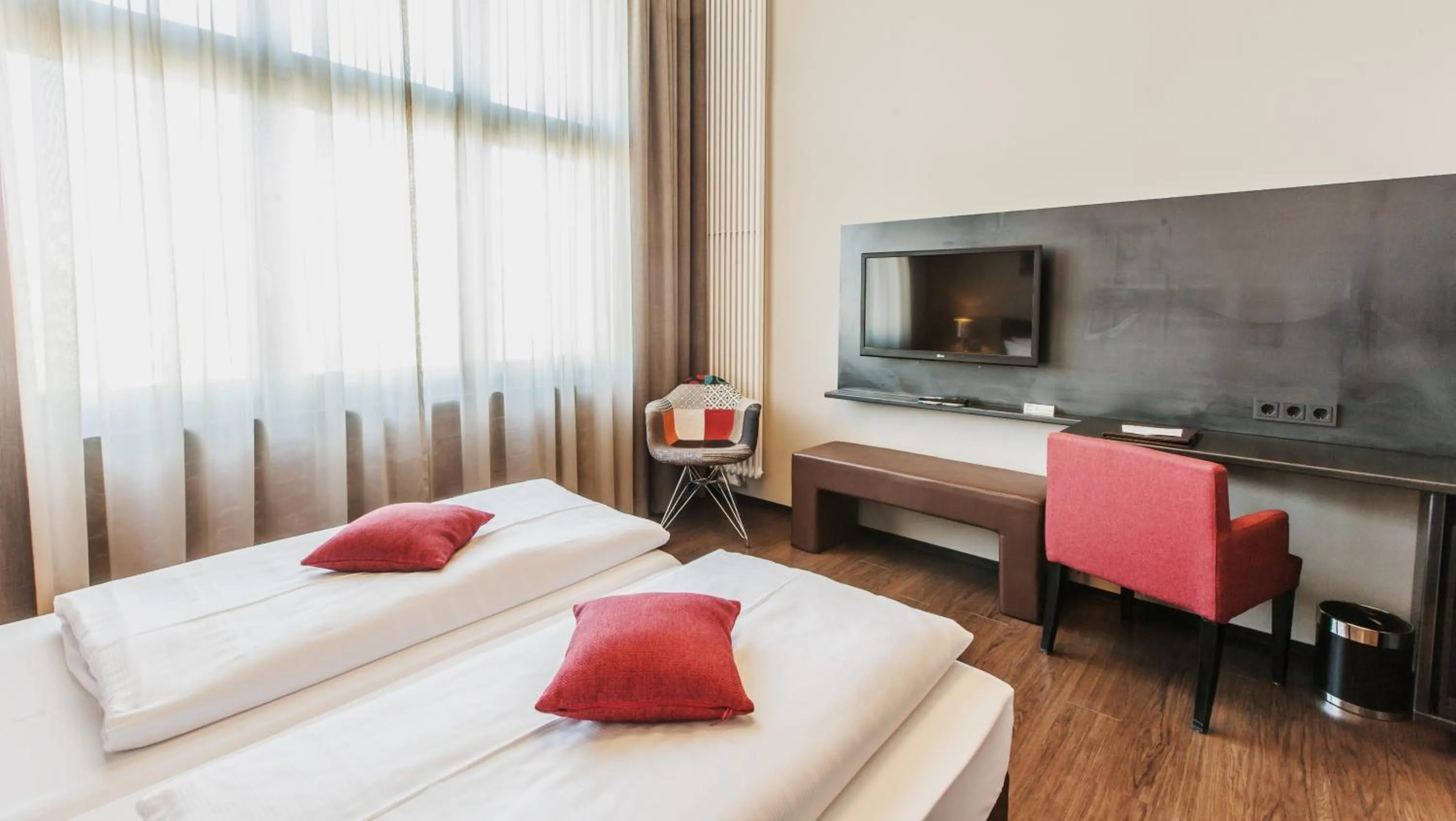 Bed in Hotel Volksschule