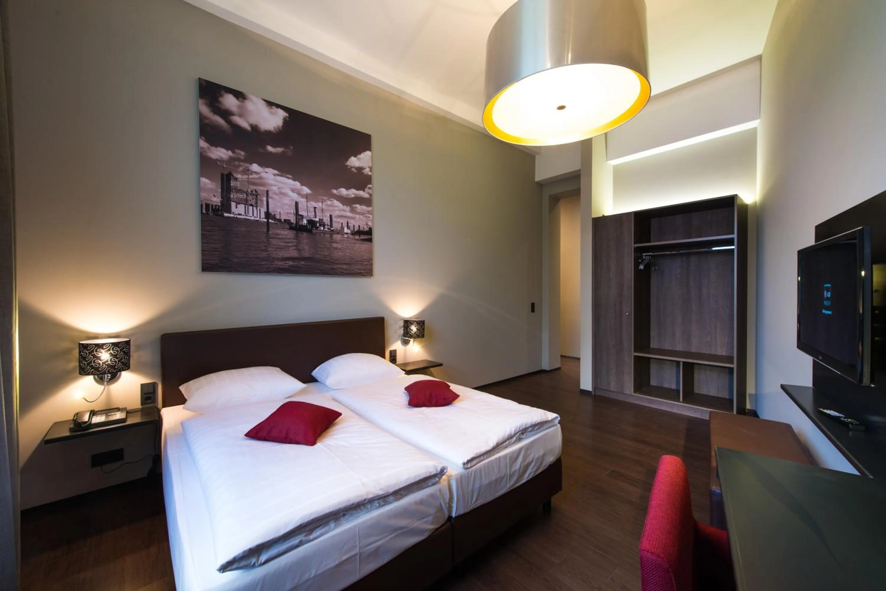 Bed in Hotel Volksschule