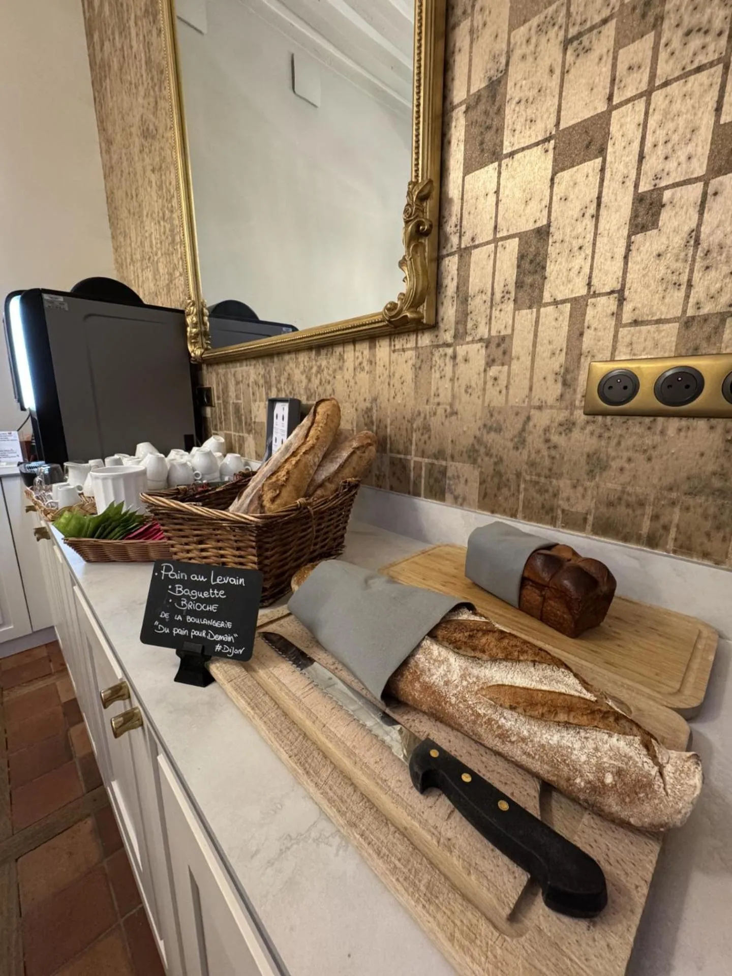 Buffet breakfast in Maison Philippe Le Bon Hôtel, Restaurant & Bar le 19