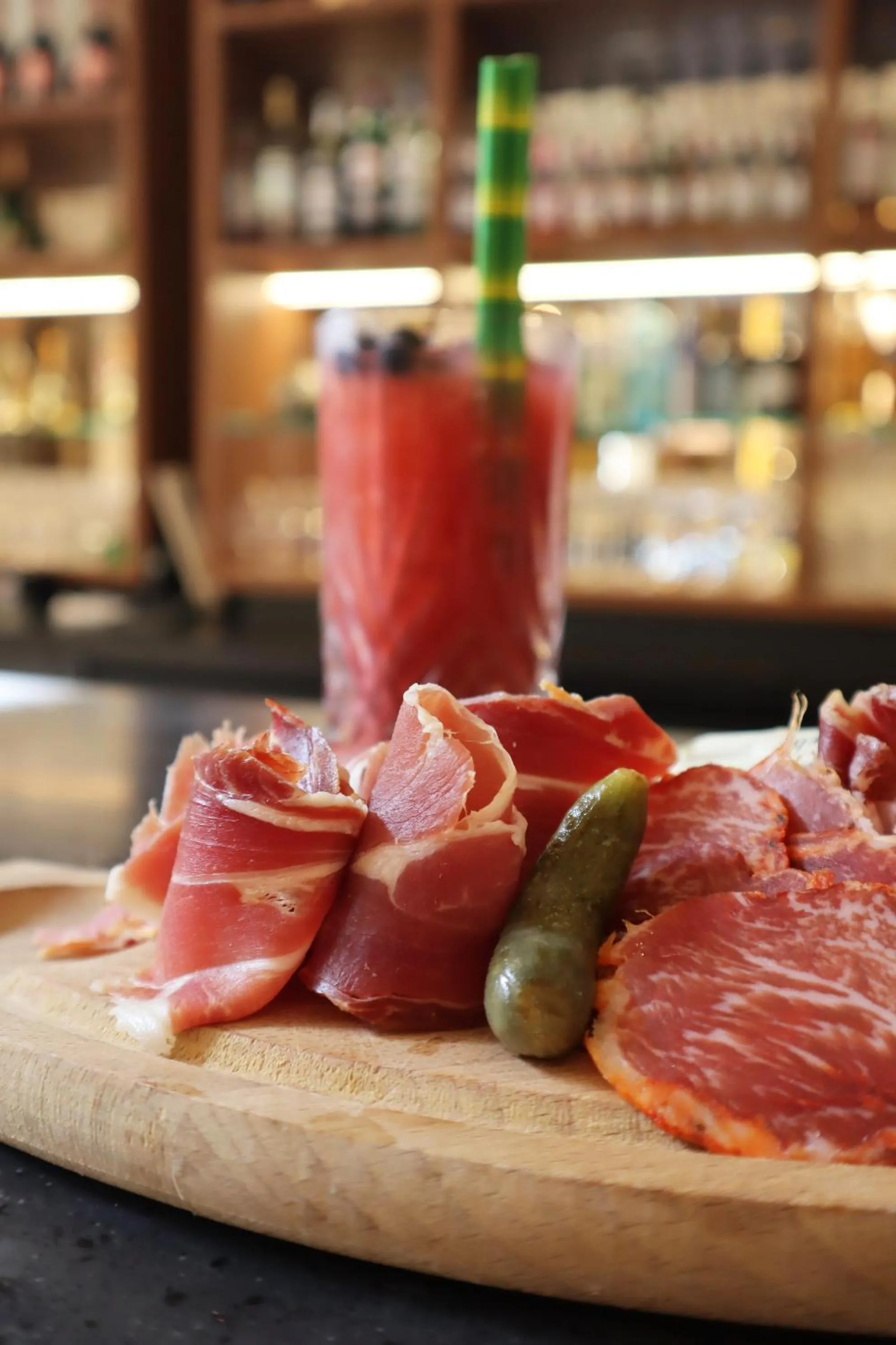 Food and drinks in Maison Philippe Le Bon Hôtel, Restaurant & Bar le 19