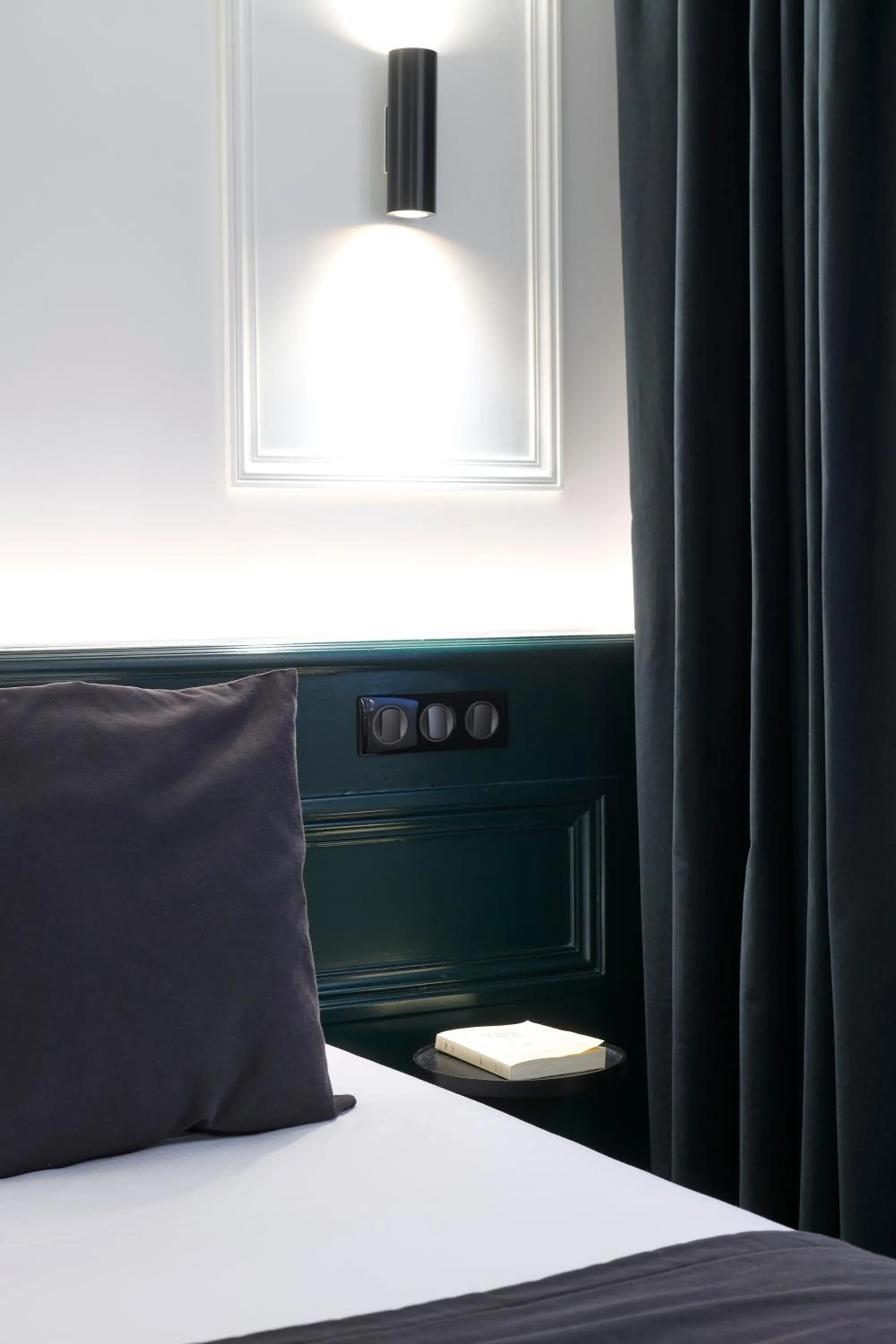 Photo of the whole room, Bed in Maison Philippe Le Bon Hôtel, Restaurant & Bar le 19