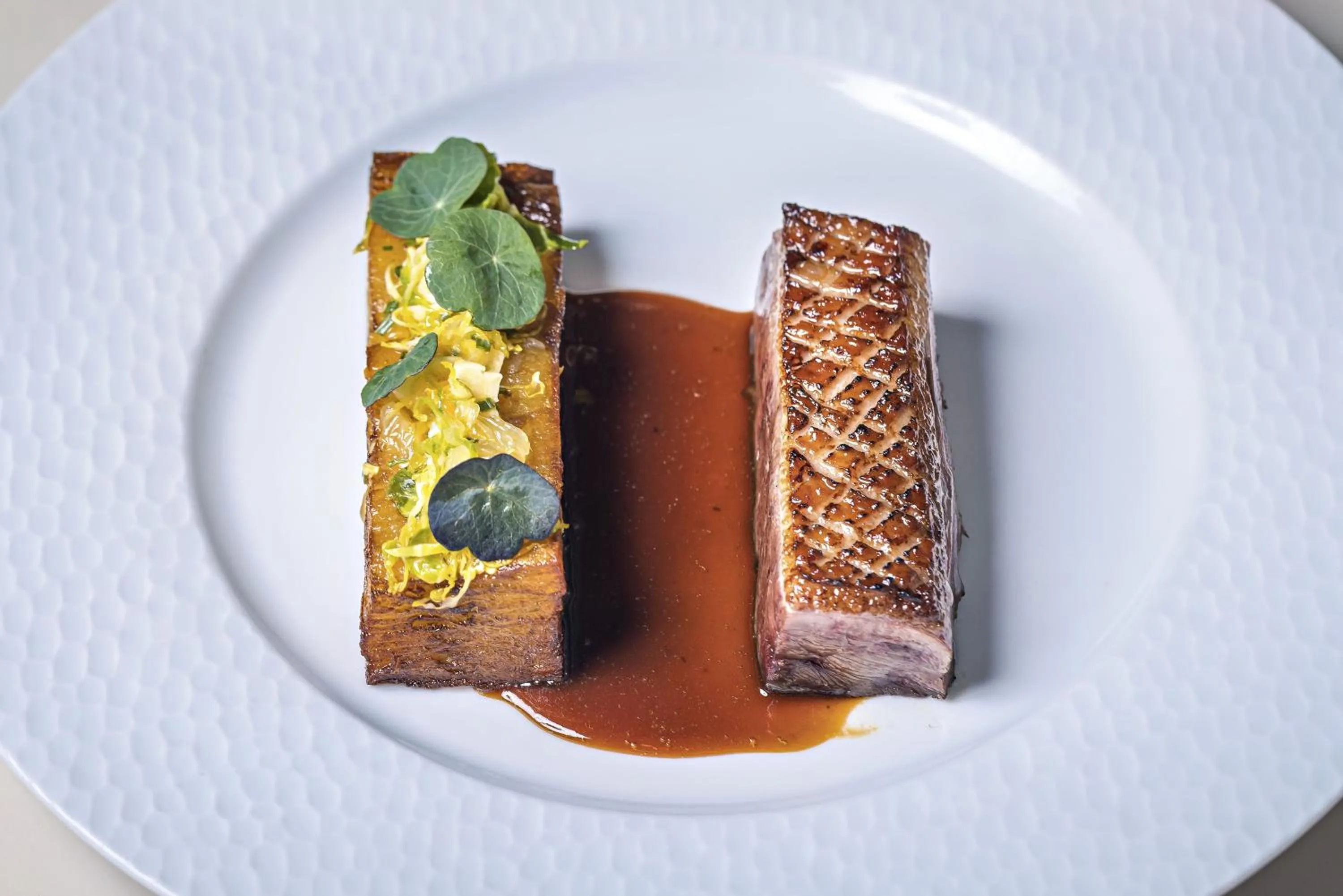 Food and drinks in Maison Philippe Le Bon Hôtel, Restaurant & Bar le 19