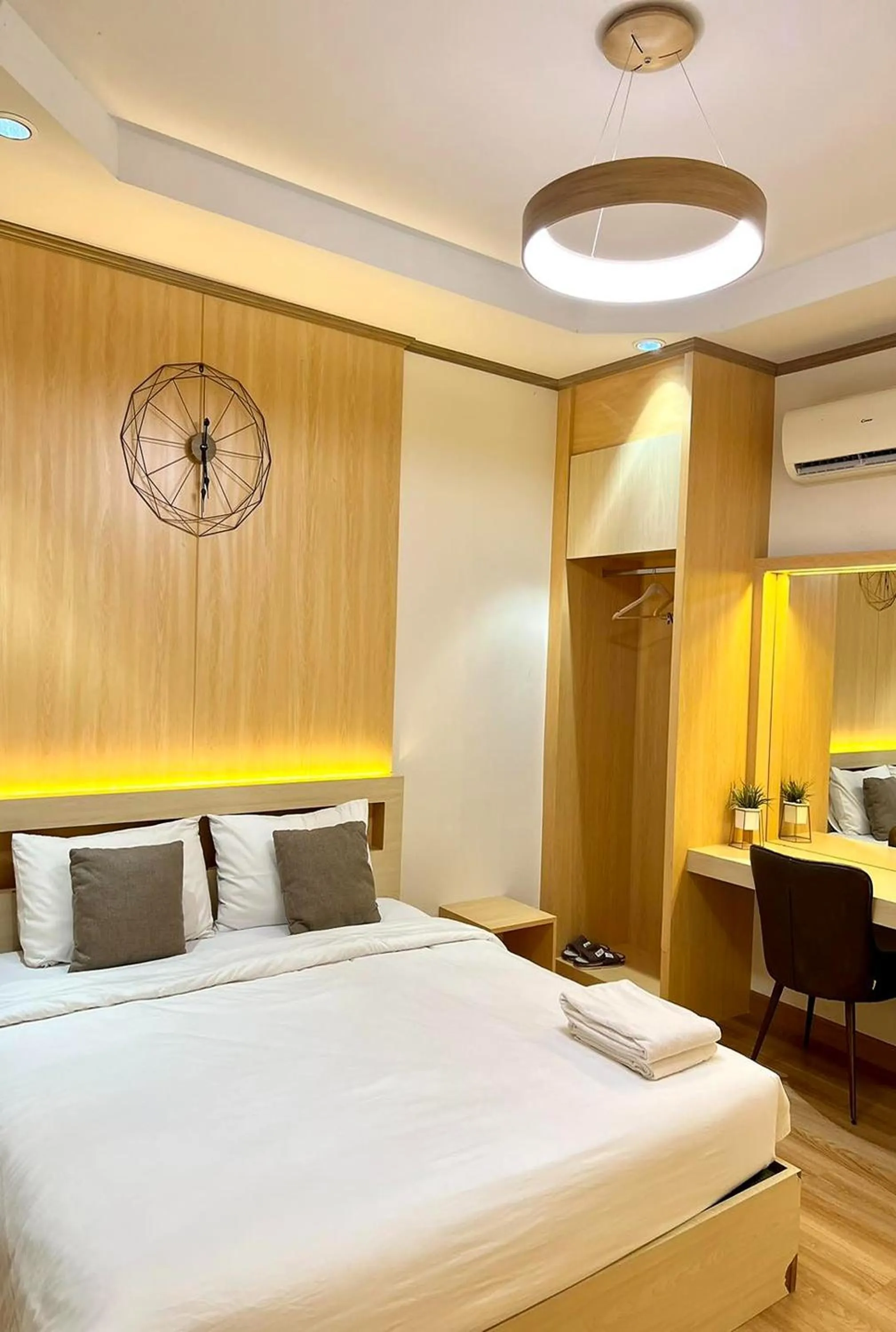 Photo of the whole room, Bed in BB house & resort