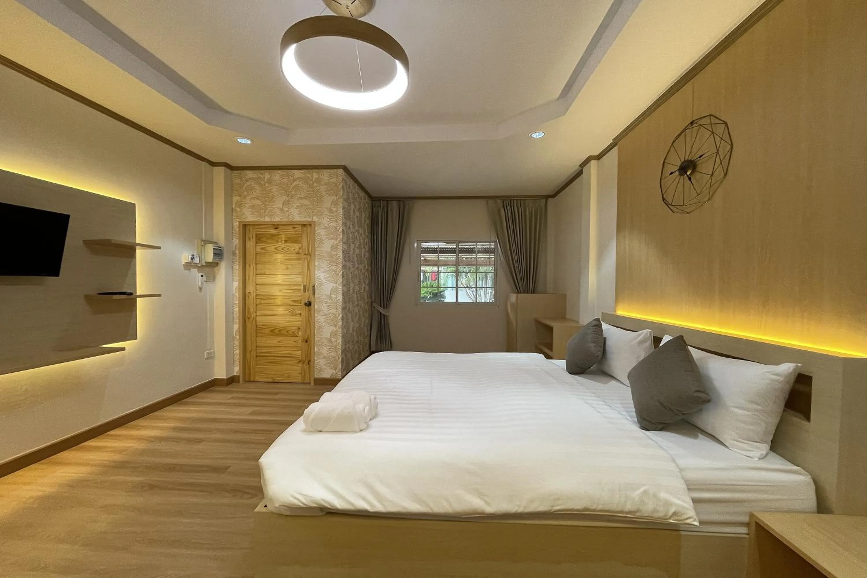 Photo of the whole room, Bed in BB house & resort