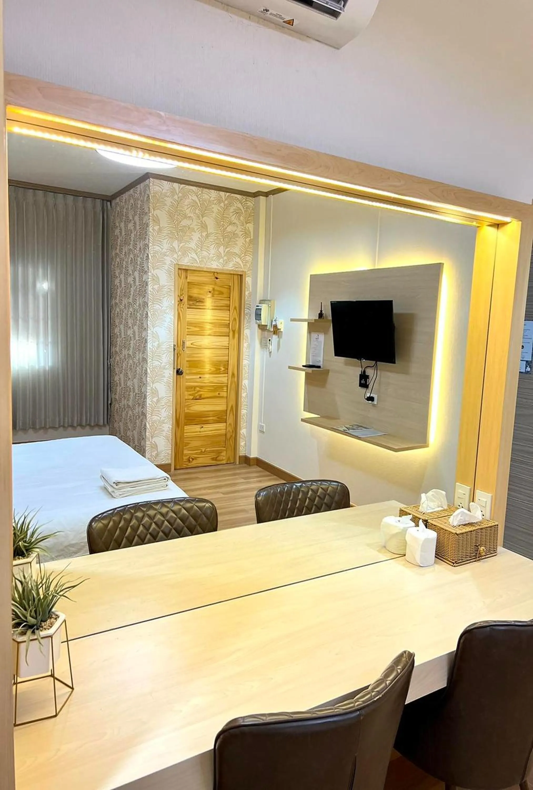 Photo of the whole room, Bed in BB house & resort