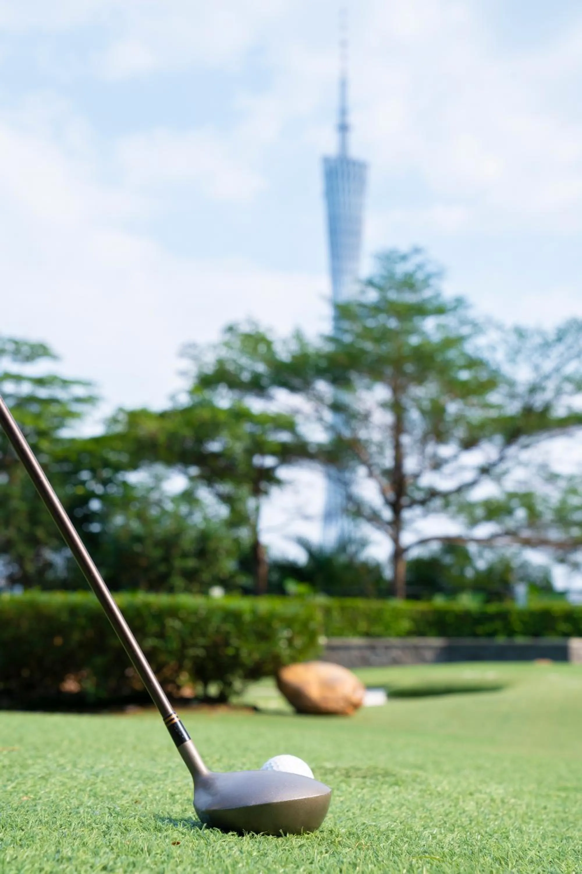 Golfcourse in Ascott IFC Guangzhou - Free Shuttle Bus For Canton Fair