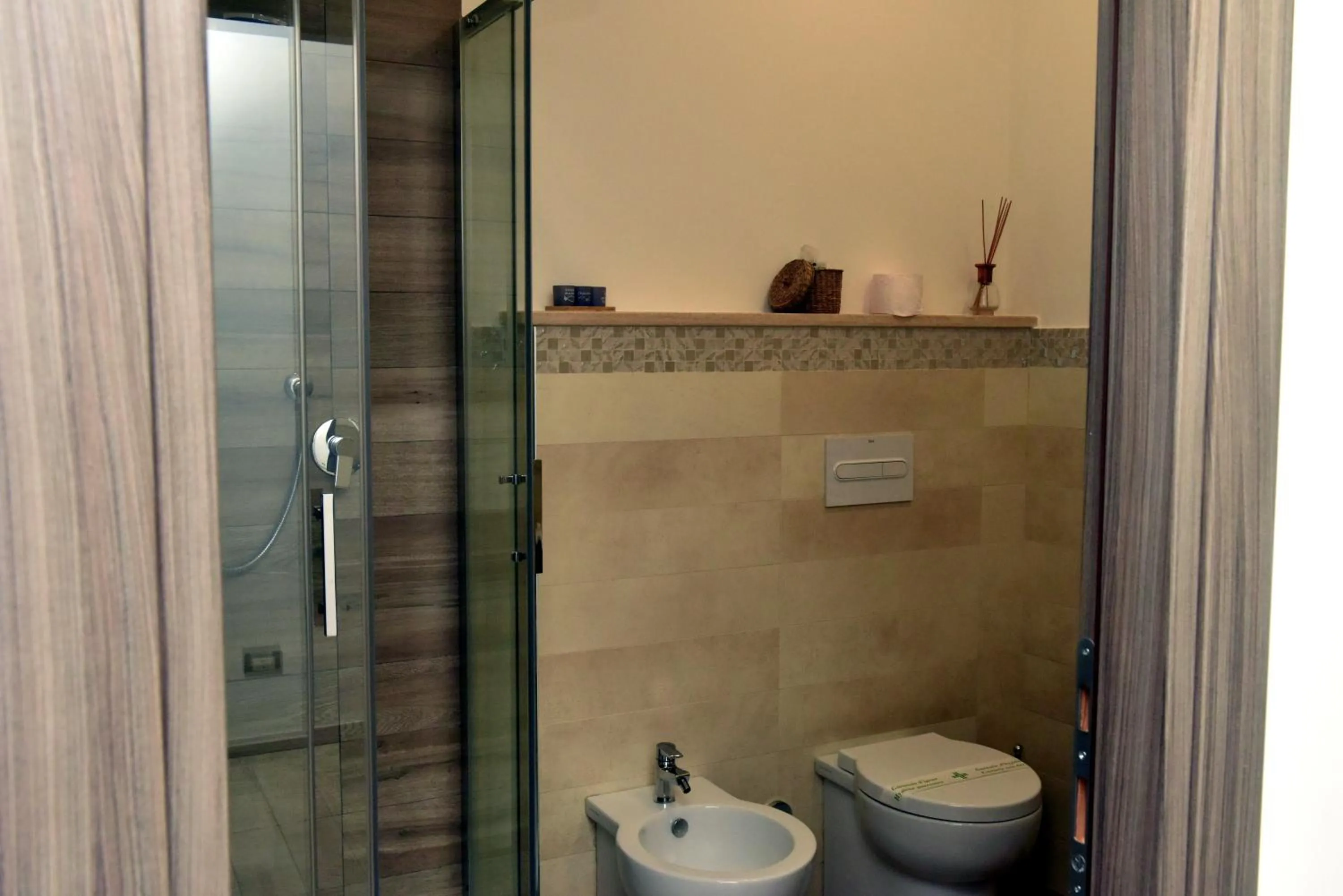 Shower in In Terrazza Da Giusy