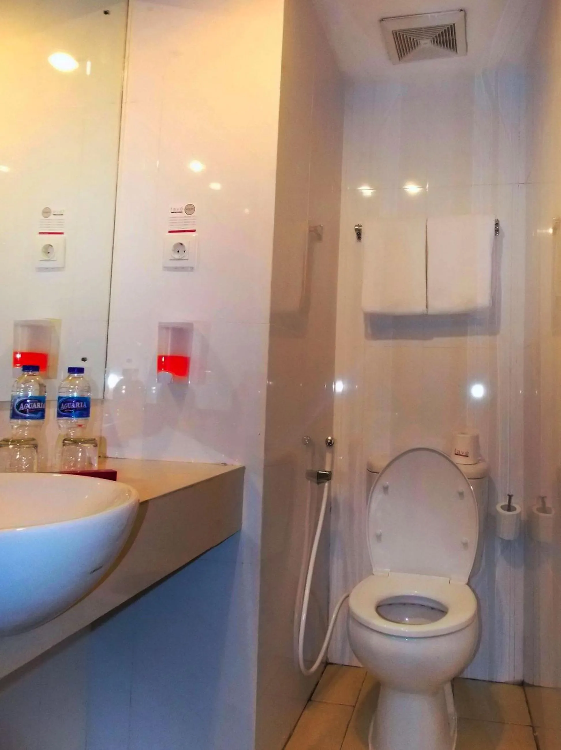 Bathroom in favehotel Kelapa Gading