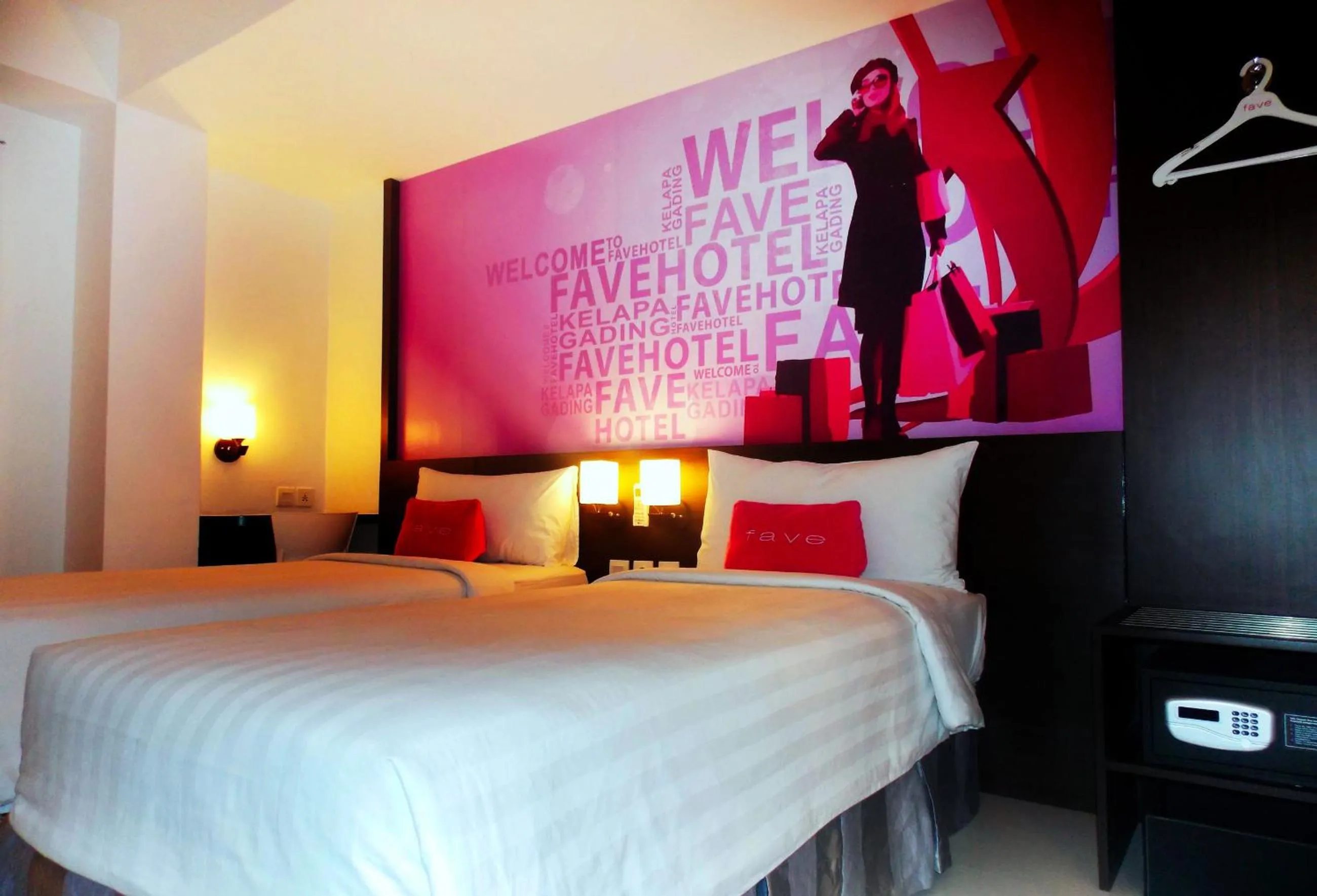 Bedroom, Bed in favehotel Kelapa Gading