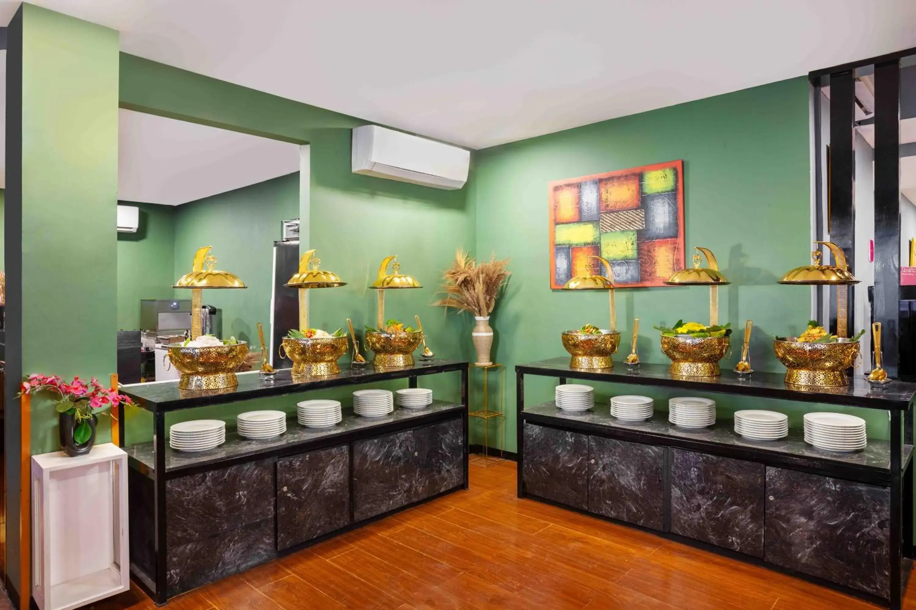 Restaurant/places to eat in favehotel Kelapa Gading Restaurant/places to eat in favehotel Kelapa Gading