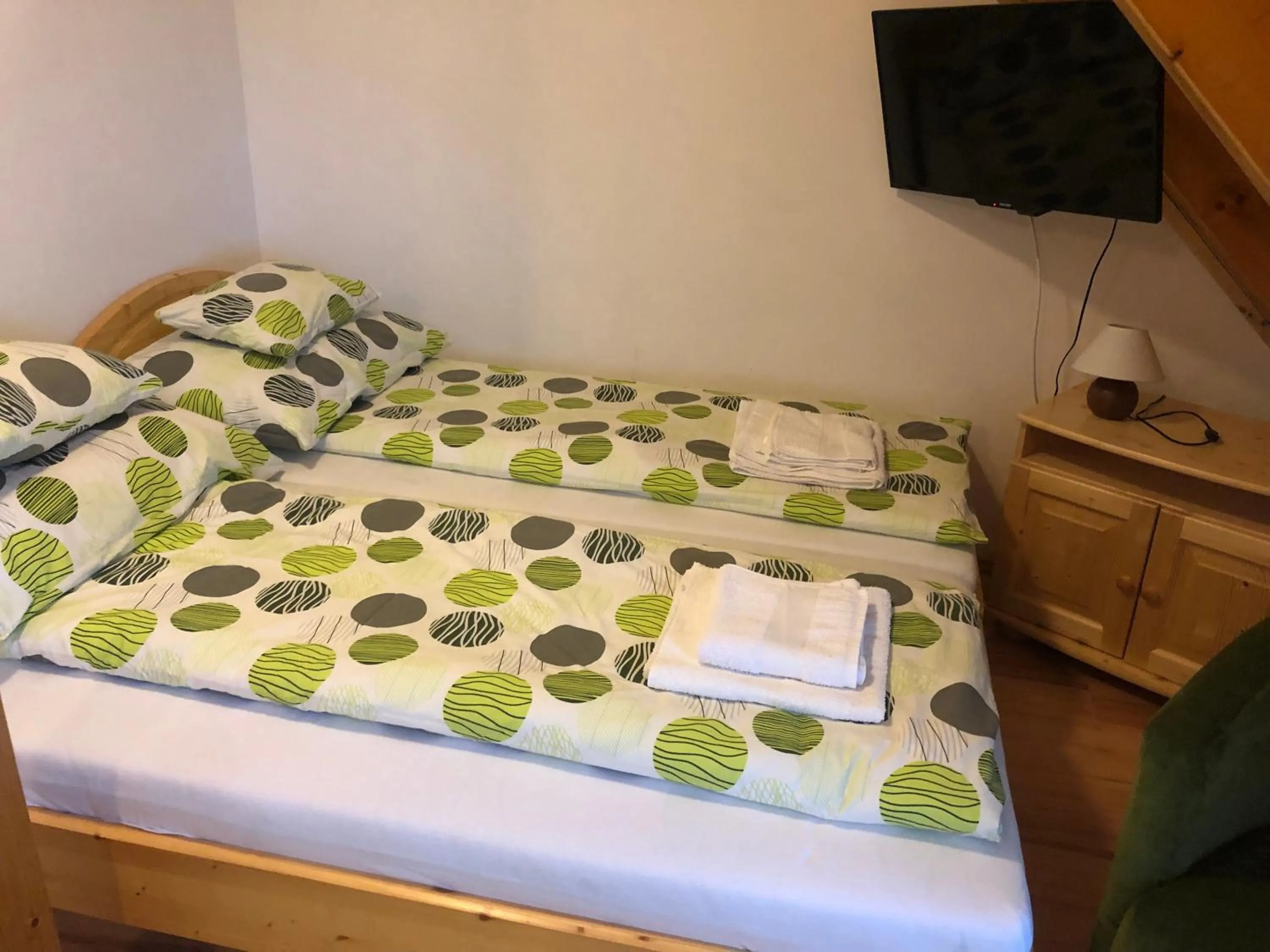 Bed in Antal-tavi Fogadó és Horgászparadicsom