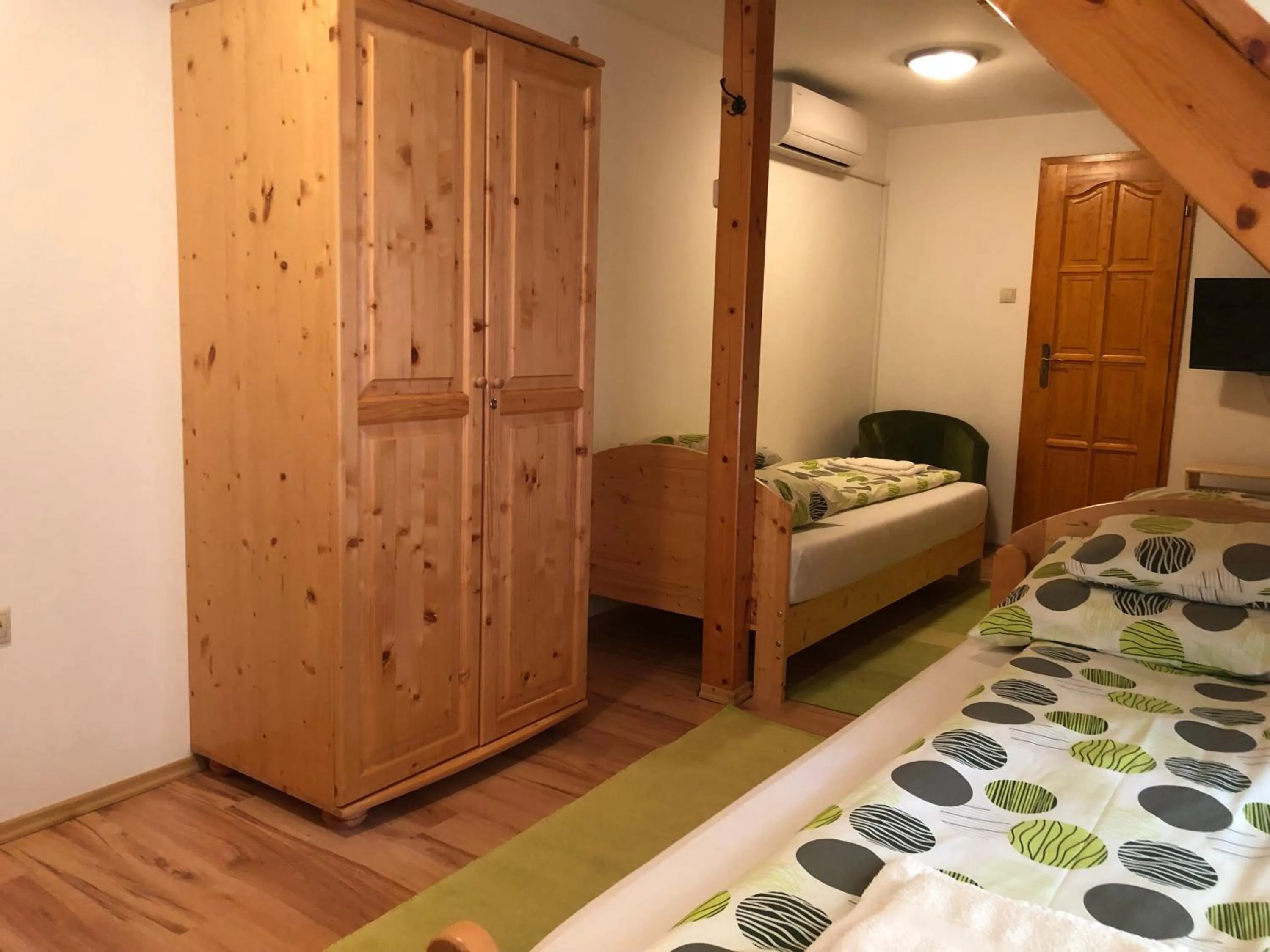 Bed in Antal-tavi Fogadó és Horgászparadicsom