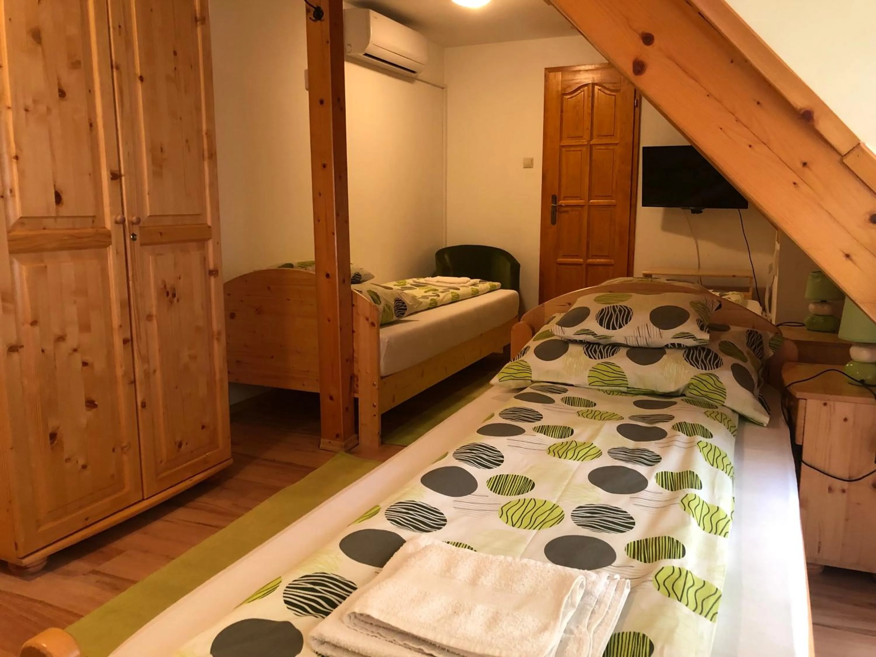 Bed in Antal-tavi Fogadó és Horgászparadicsom