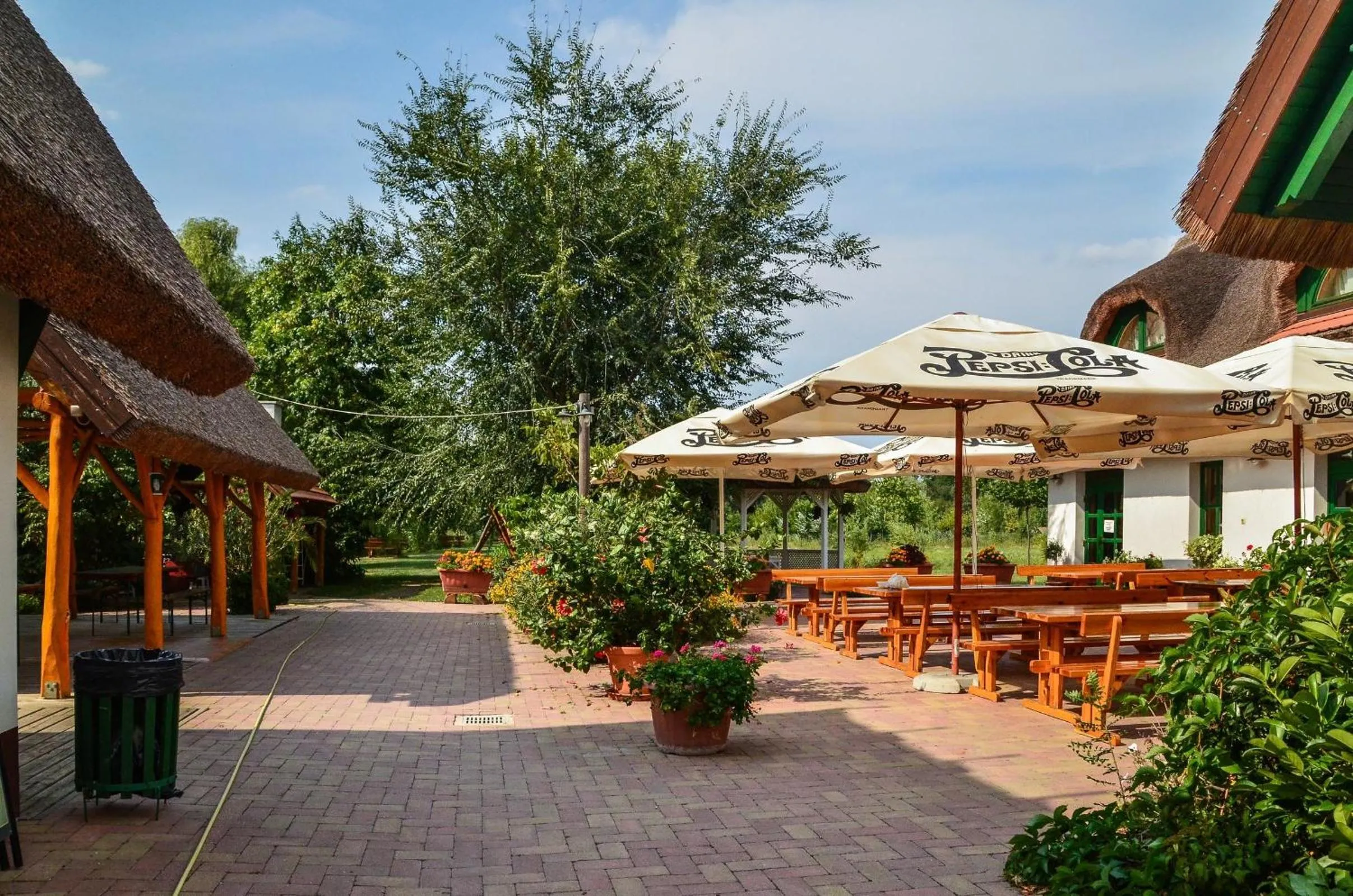 Antal-tavi Fogadó és Horgászparadicsom