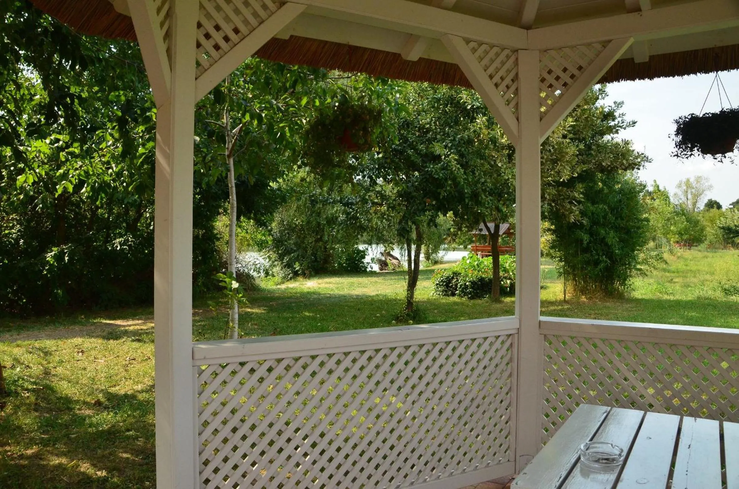 Antal-tavi Fogadó és Horgászparadicsom