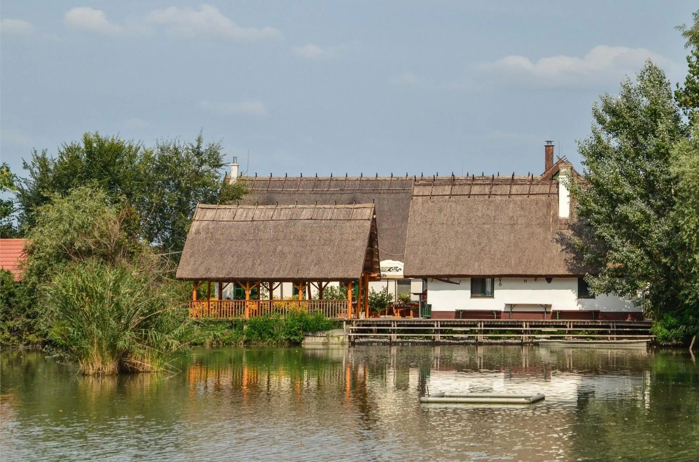 Antal-tavi Fogadó és Horgászparadicsom