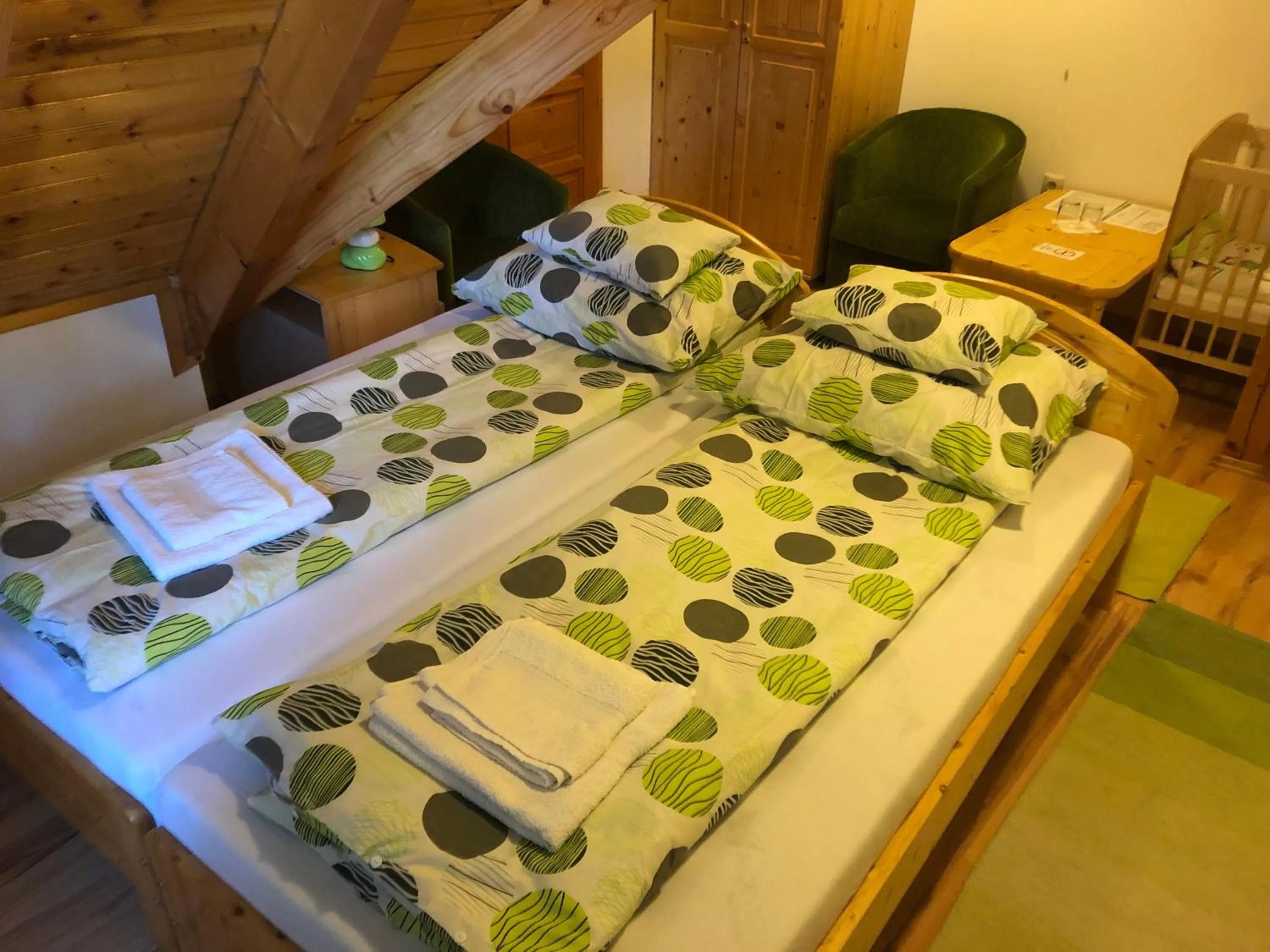 Bed in Antal-tavi Fogadó és Horgászparadicsom