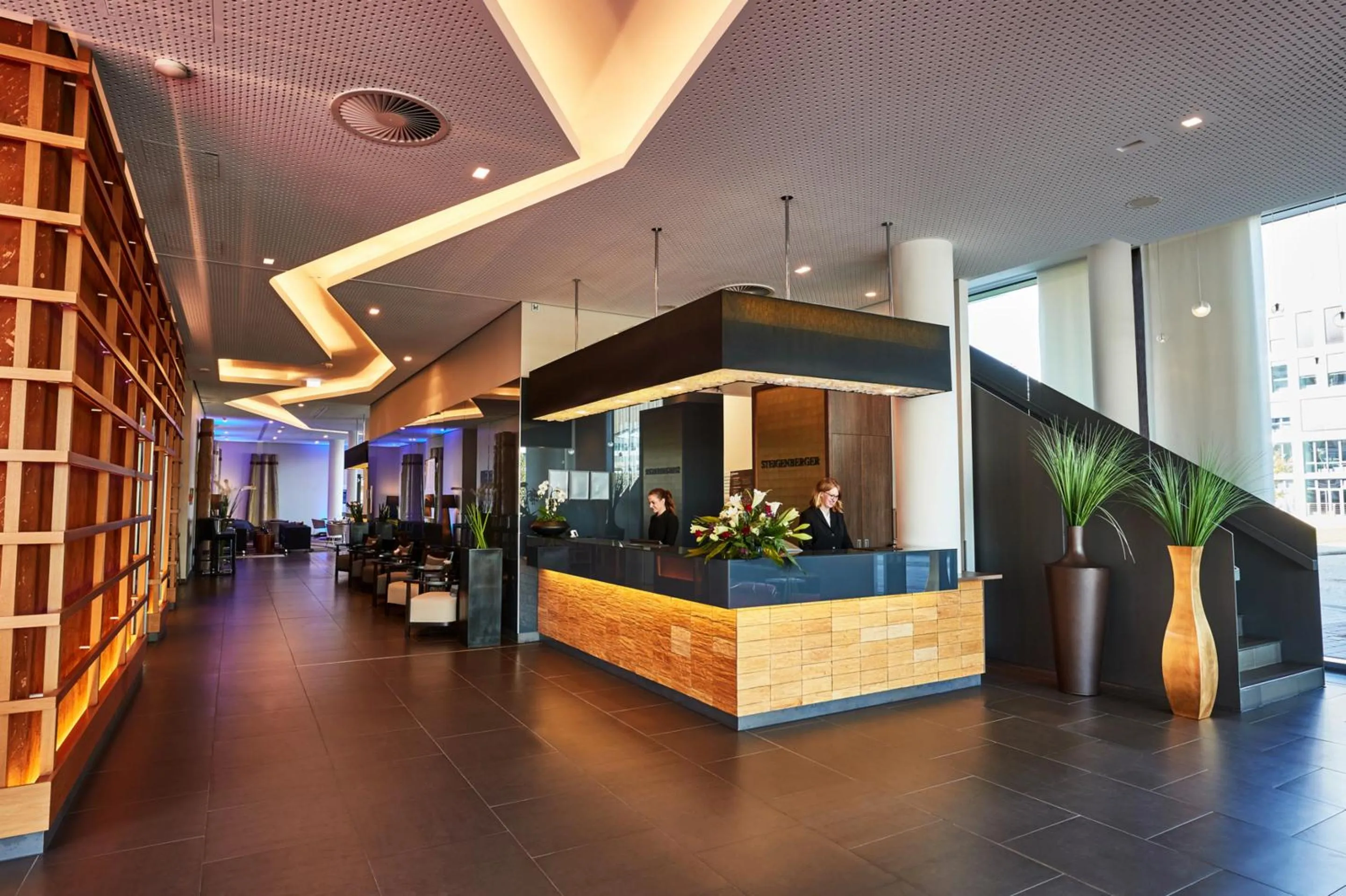 Lobby or reception in Steigenberger Hotel Bremen