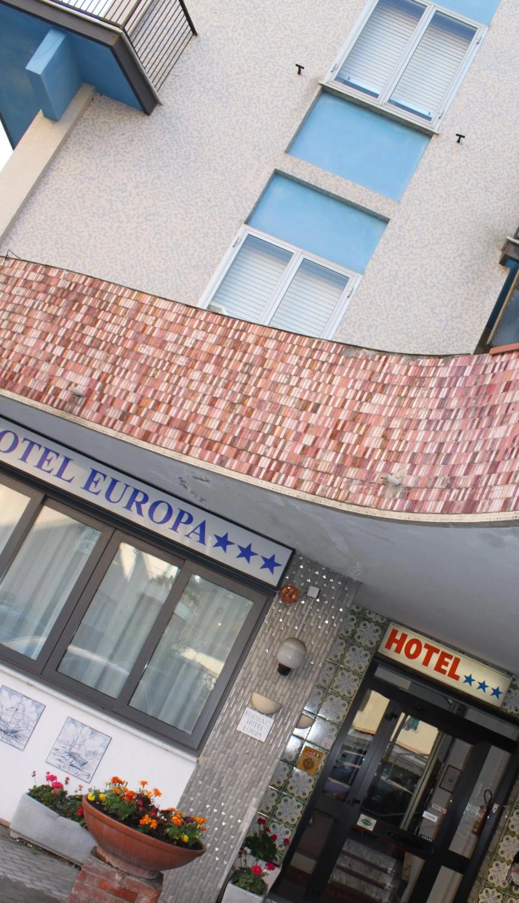 Facade/entrance in Hotel Europa