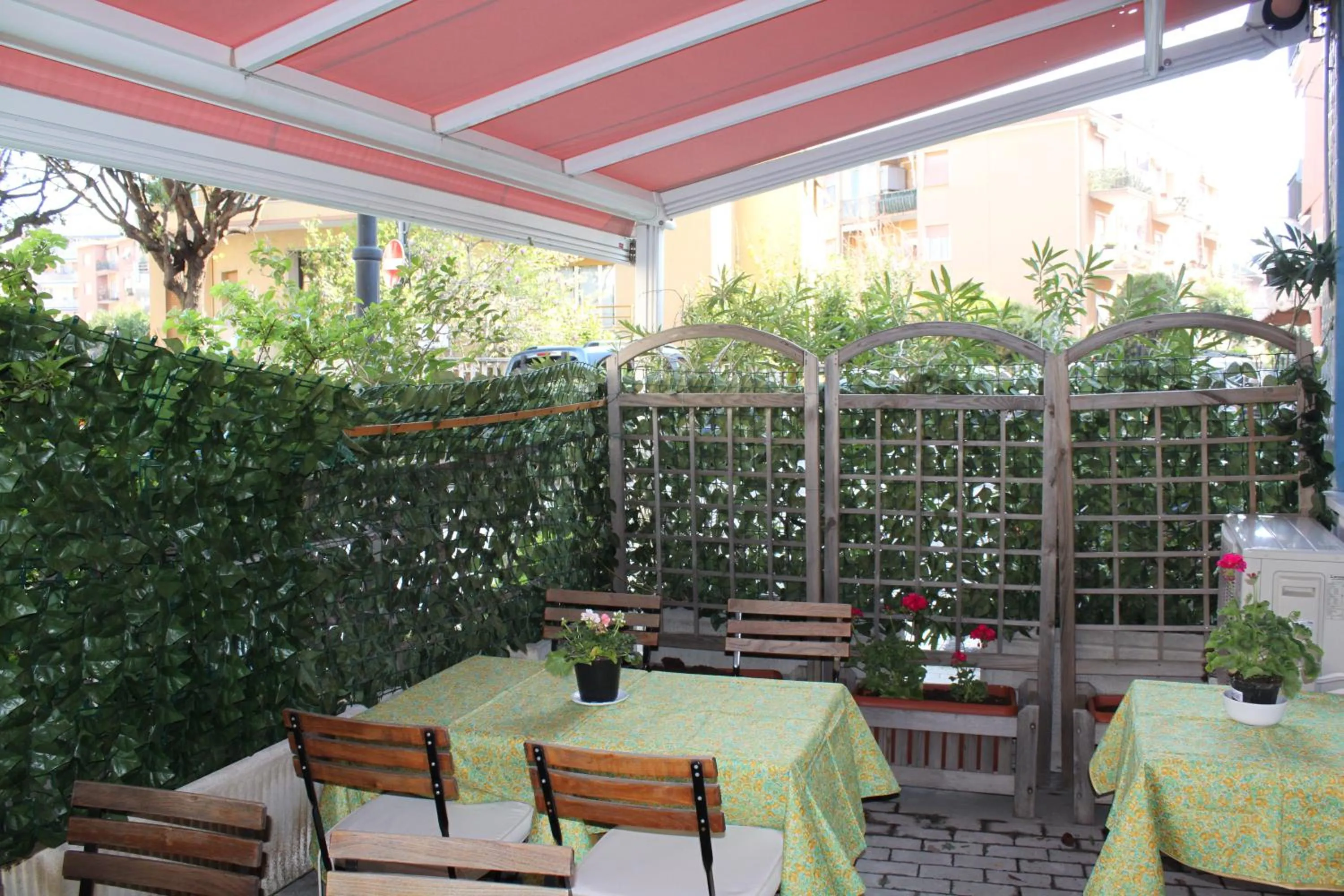 Restaurant/places to eat in Hotel Europa