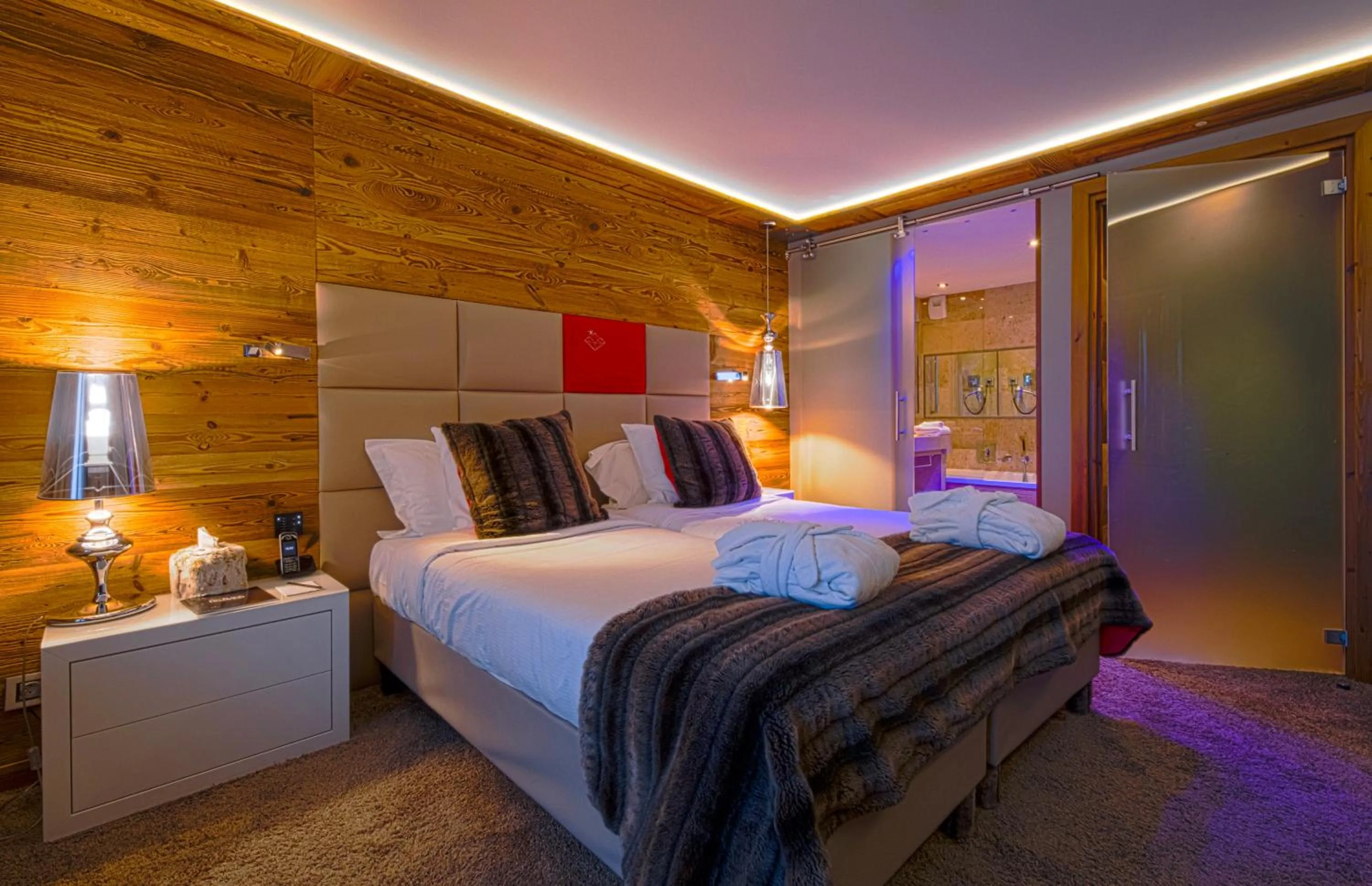 Bed in Hôtel Koh-I Nor by Les Etincelles