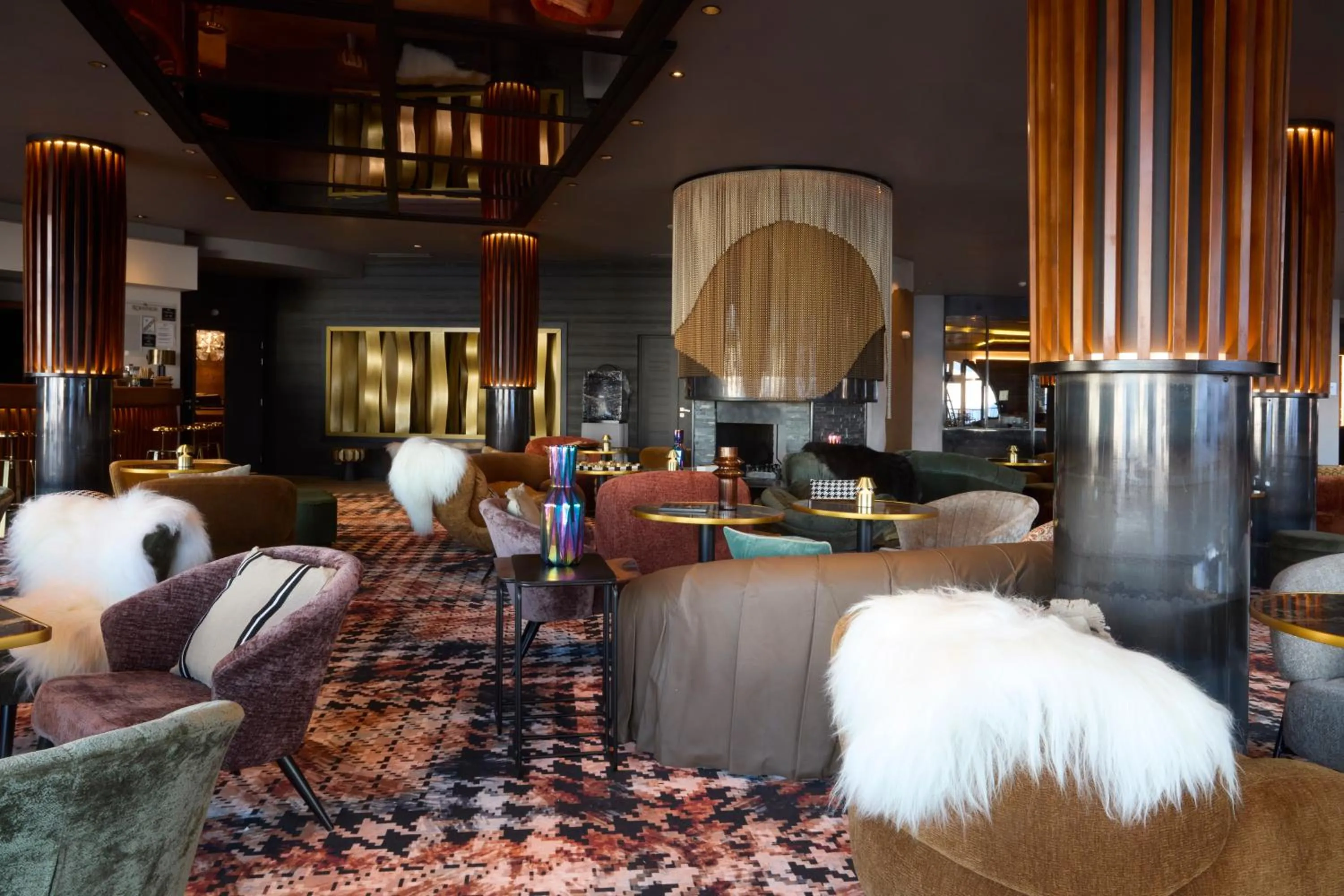 Living room in Hôtel Koh-I Nor by Les Etincelles