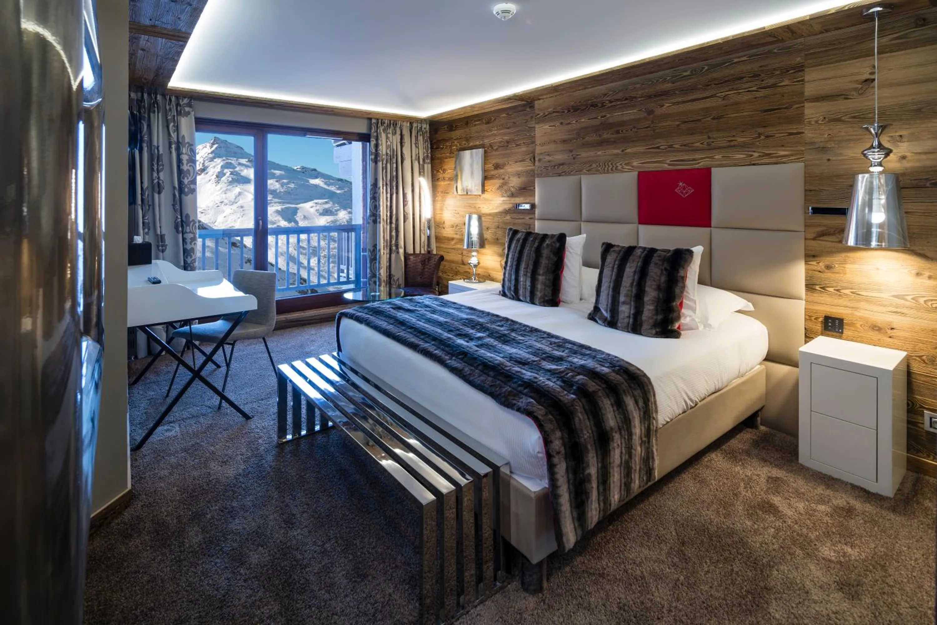 Seating area, Bed in Hôtel Koh-I Nor by Les Etincelles