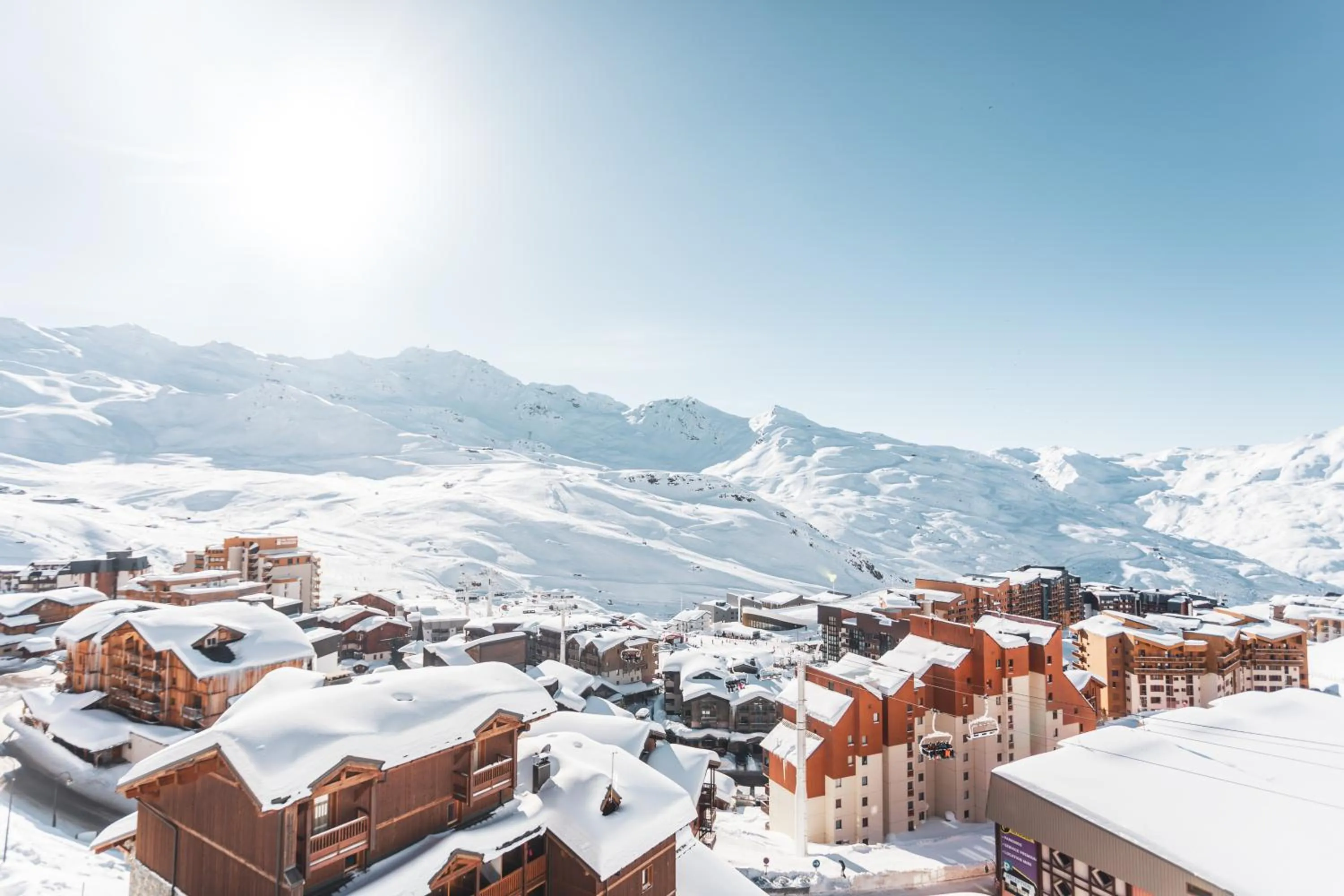 Winter in Hôtel Koh-I Nor by Les Etincelles