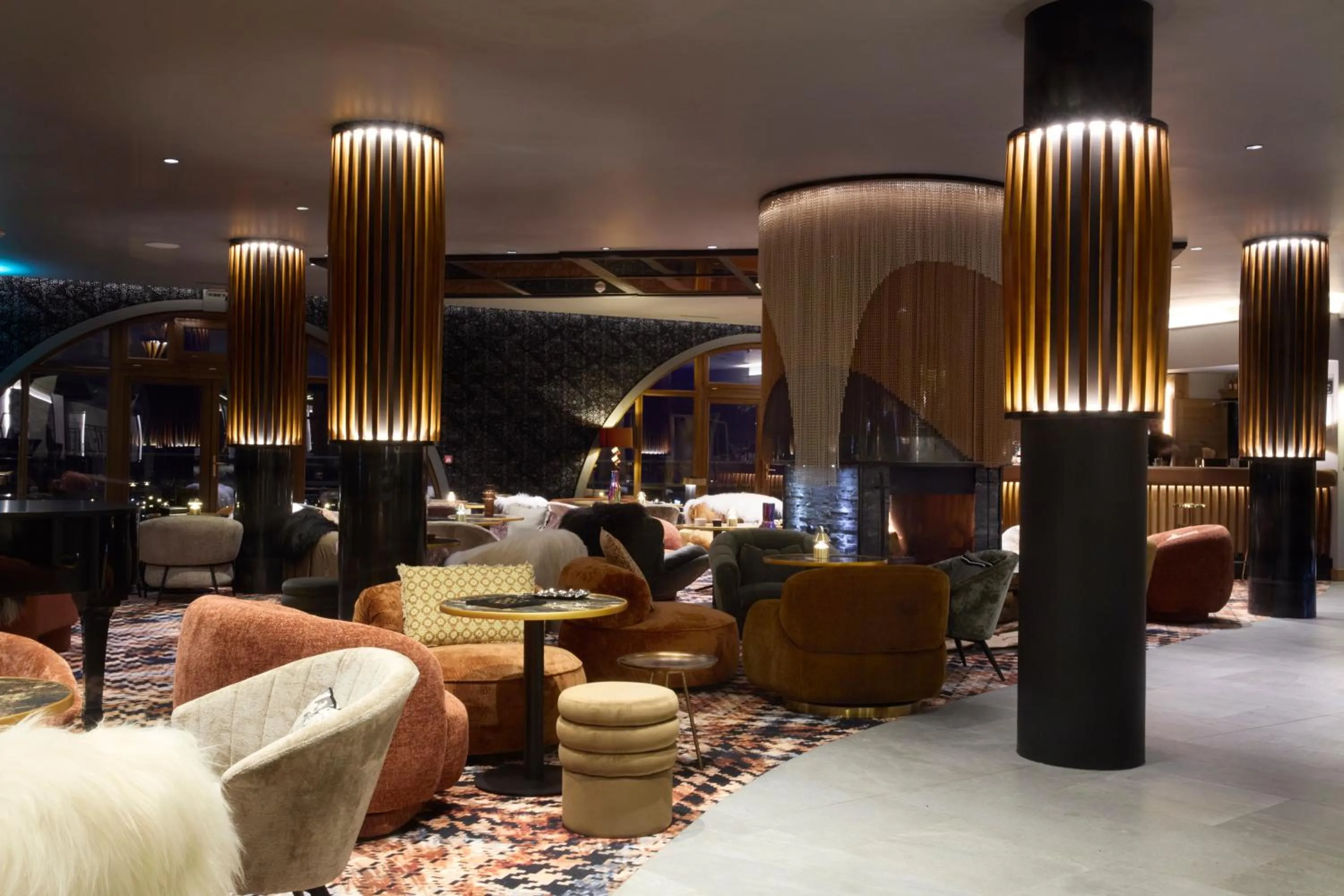 Living room in Hôtel Koh-I Nor by Les Etincelles