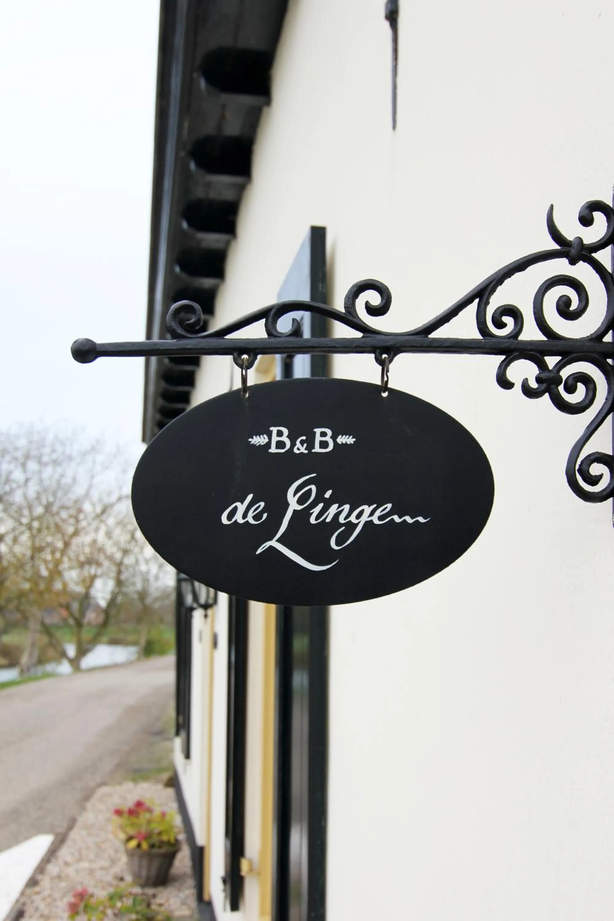 Property logo or sign in B&B de Linge