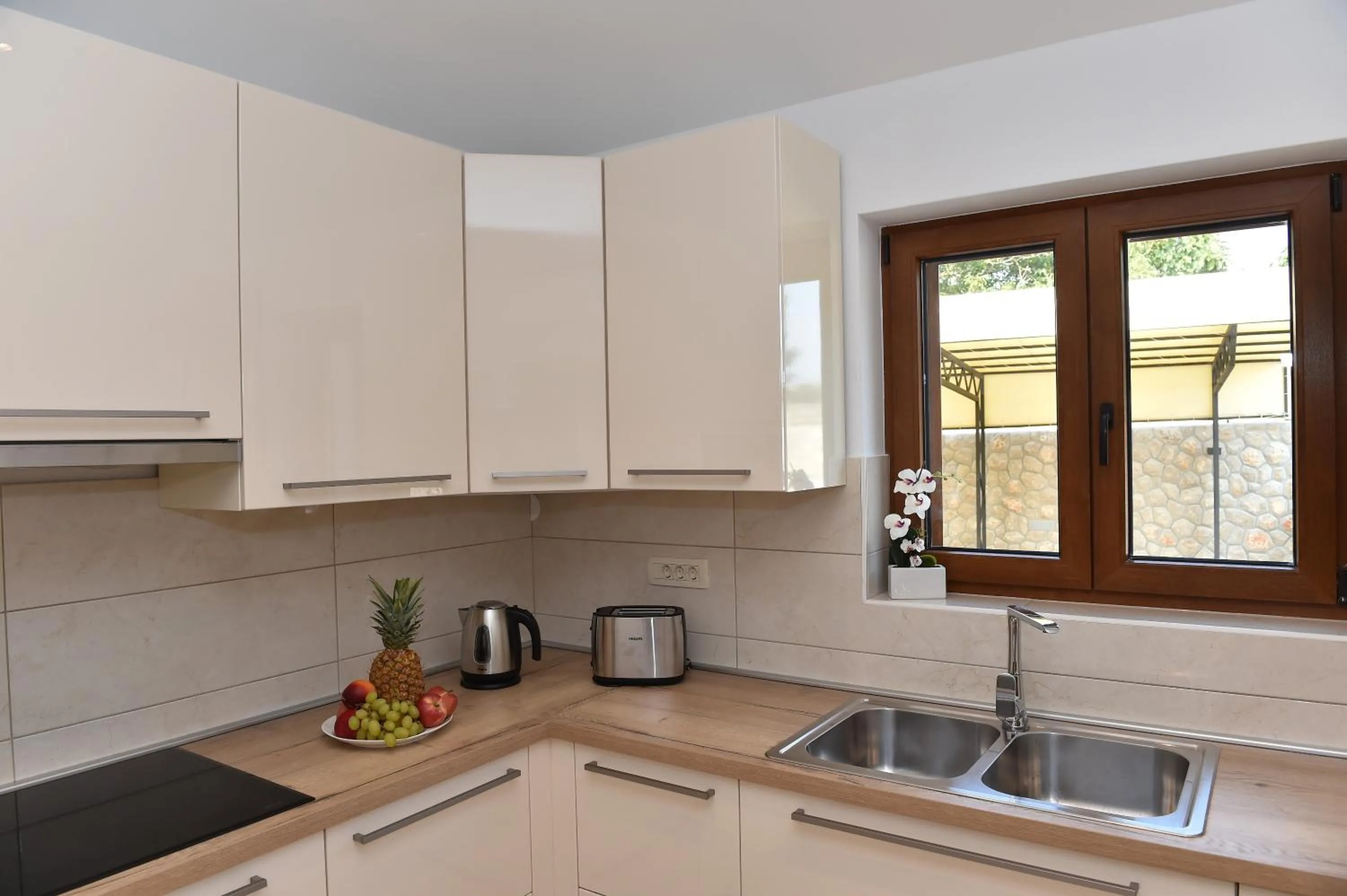 Coffee/tea facilities in Villa Muskatel KRK -with heated covered pool
