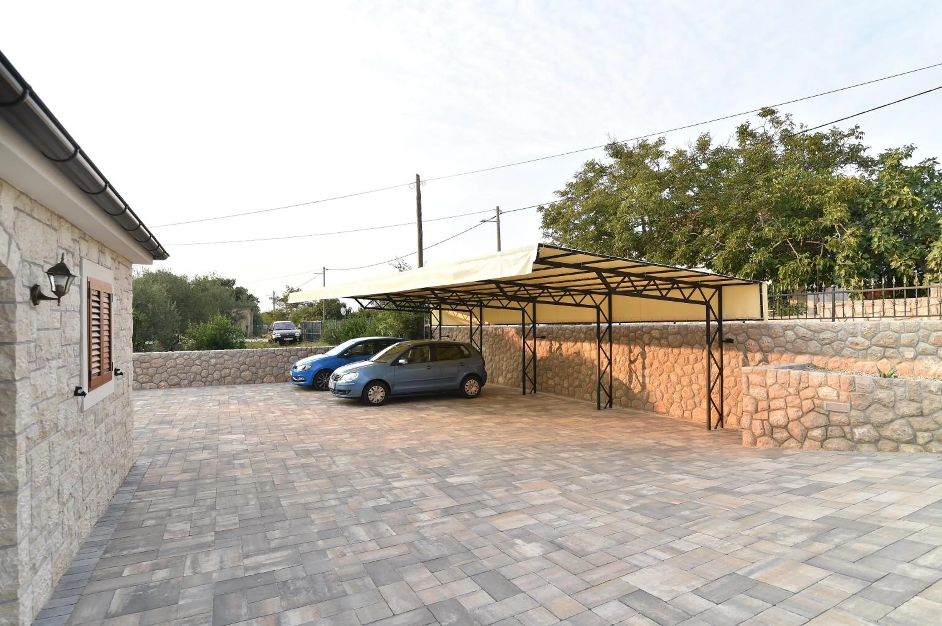 Parking in Villa Muskatel KRK -with heated covered pool